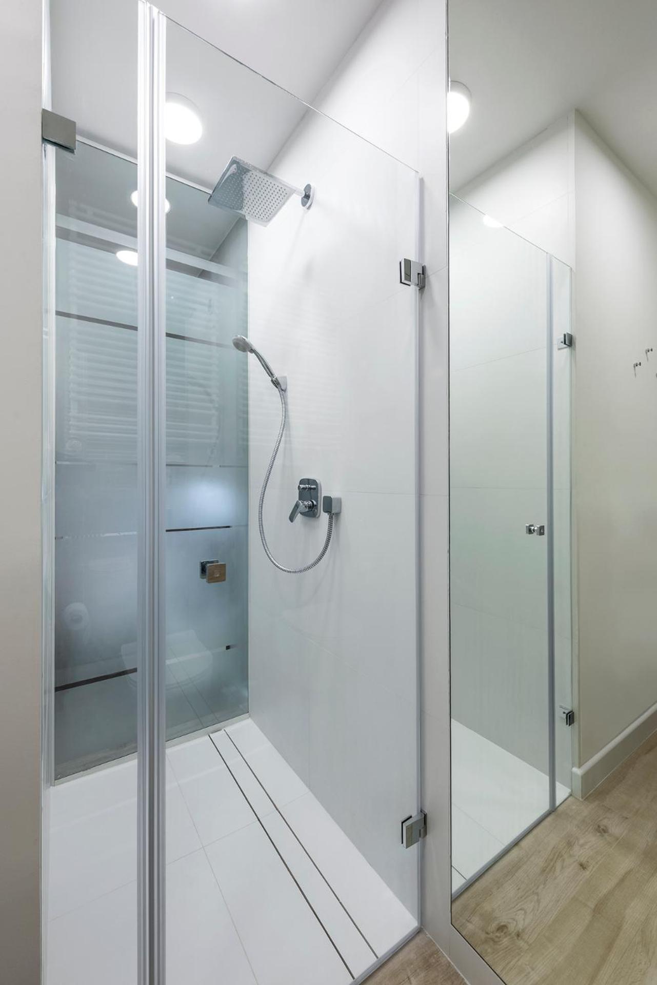 One-Bedroom Apartment - Photo 3