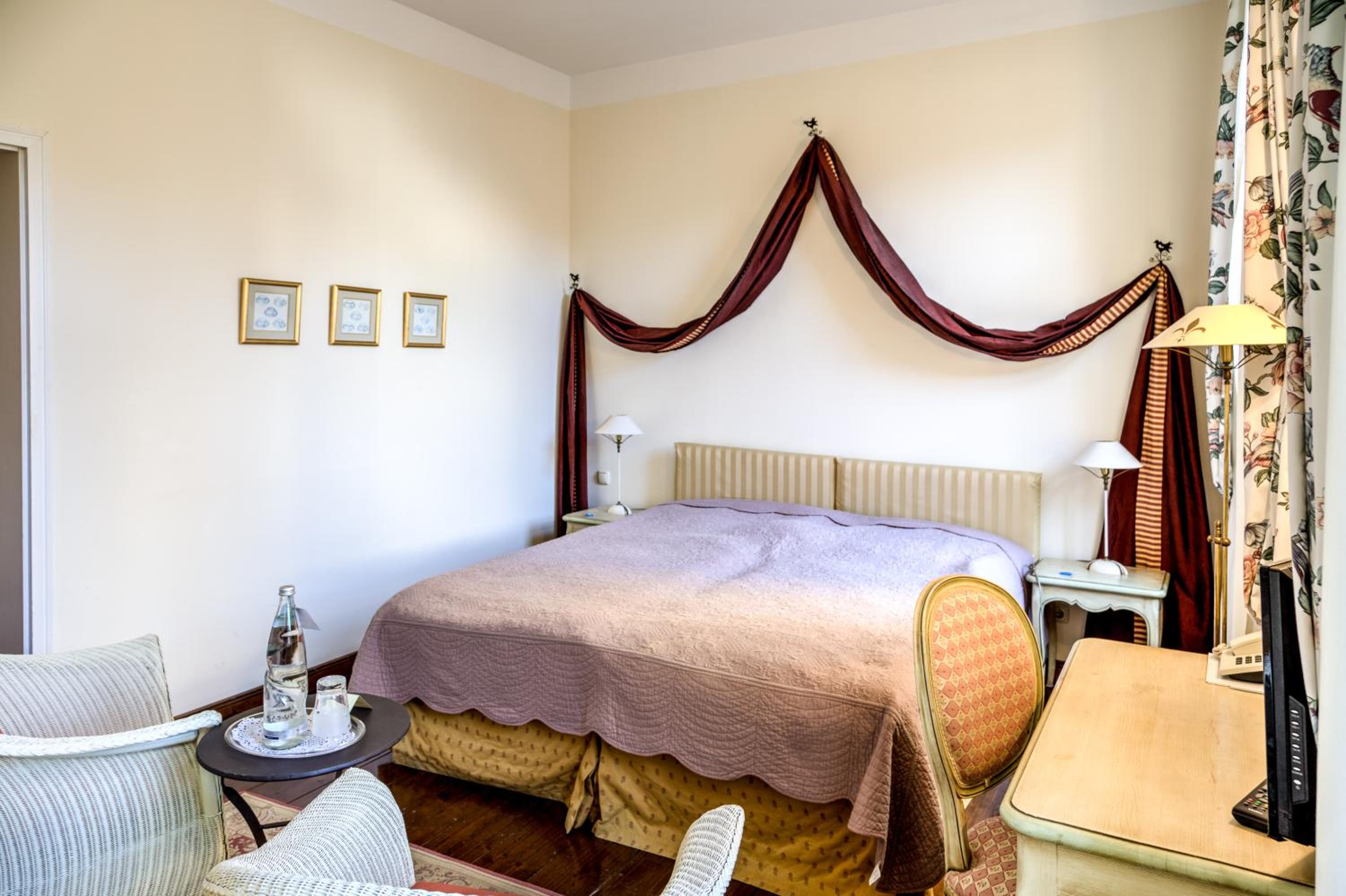 Double Room - Photo 15