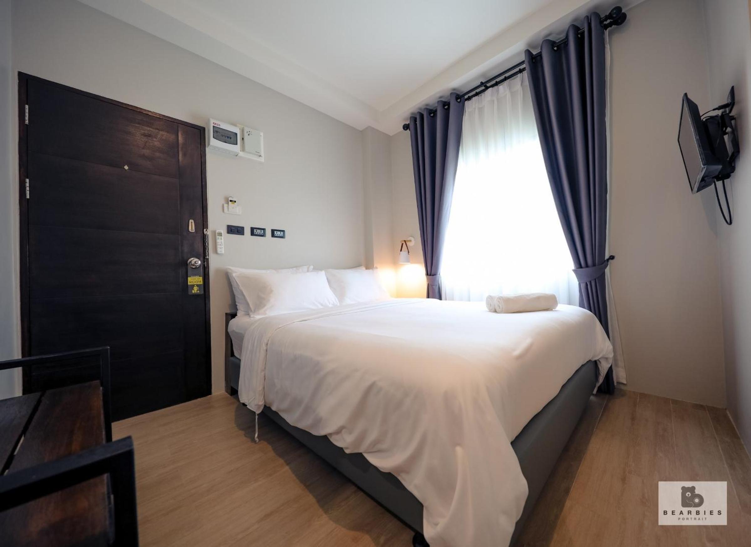 Quadruple Room with Private Bathroom - Photo 1