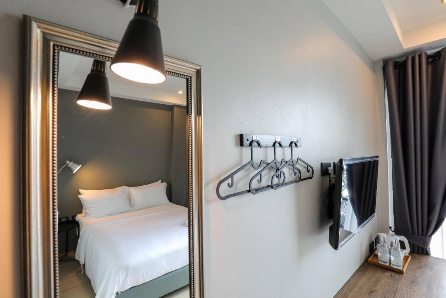 Double Room with Balcony - Photo 3