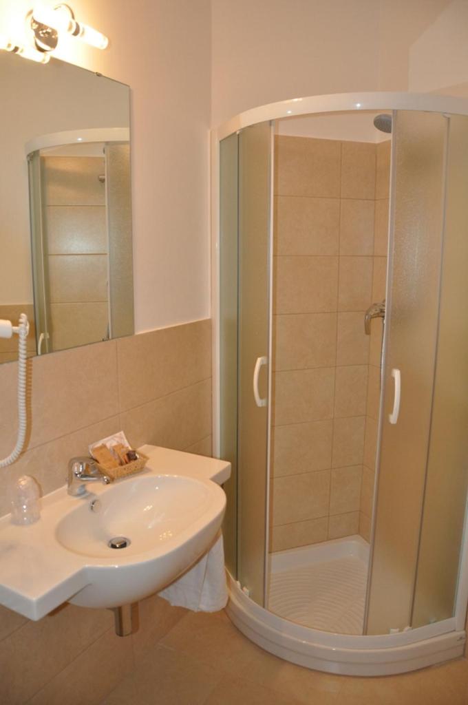 Small Double Room photo 2