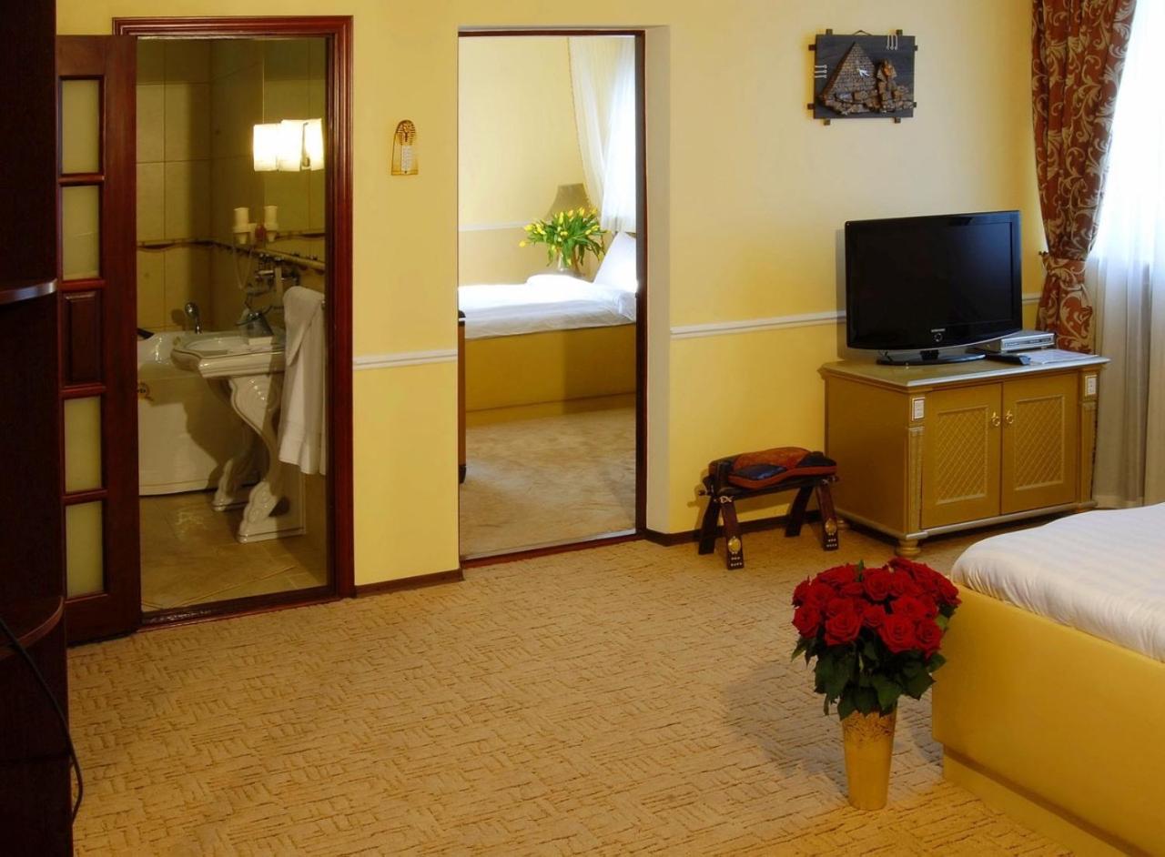 Two-Bedroom Suite