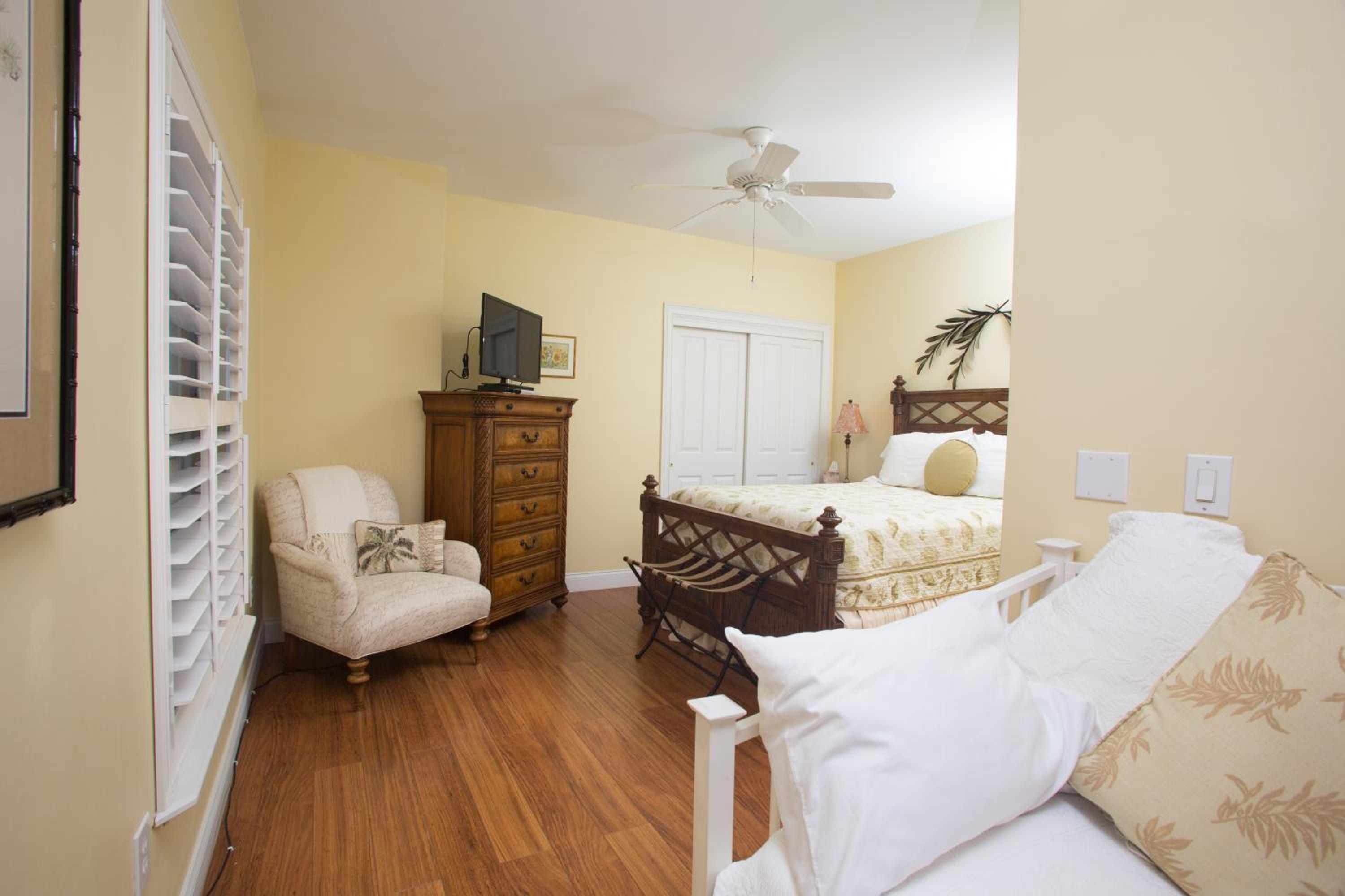 Deluxe Double Room with Shower
