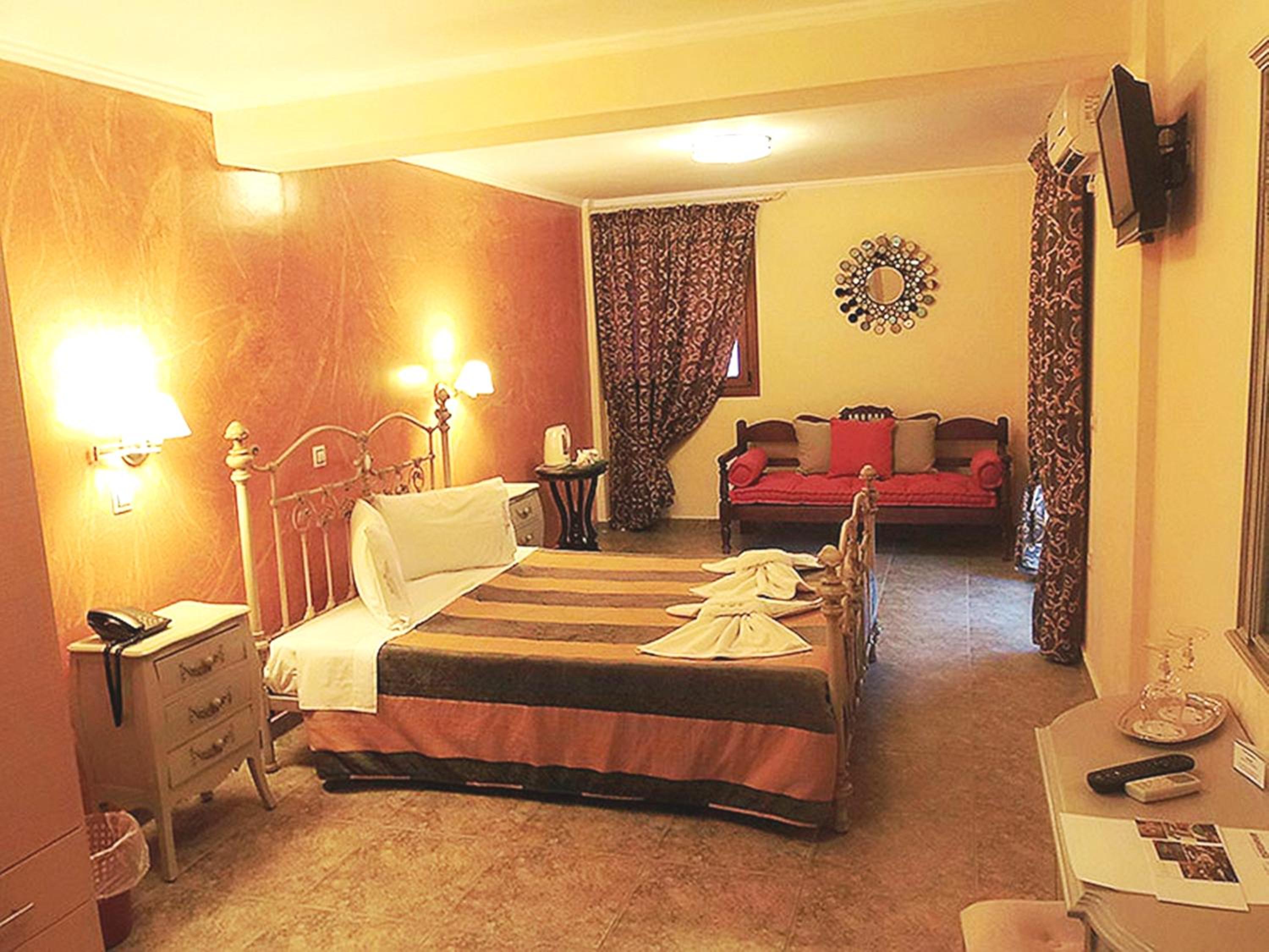 Deluxe Double Room with Balcony and Sea View photo 3