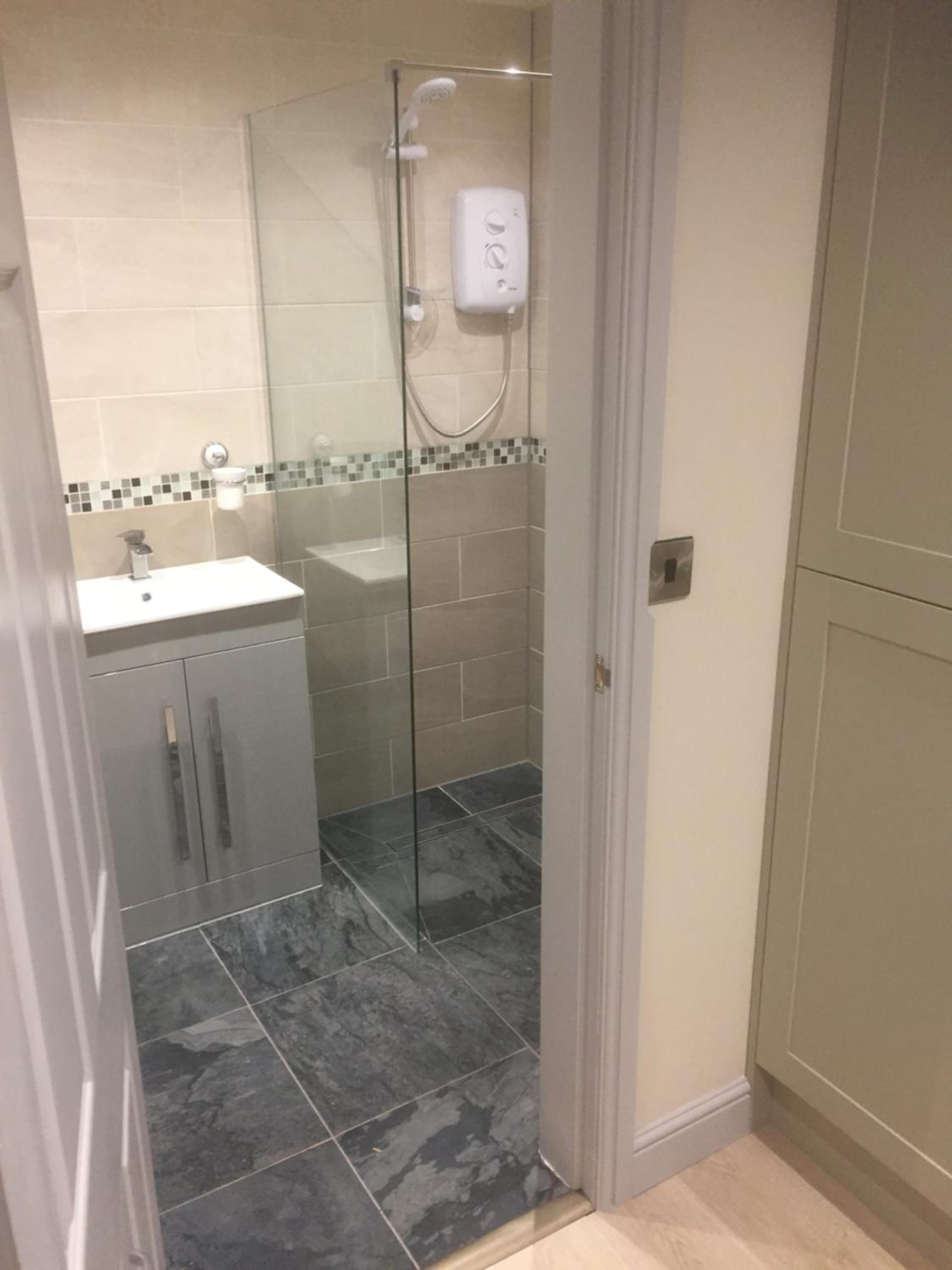 Double Room with Private Bathroom - Photo 7
