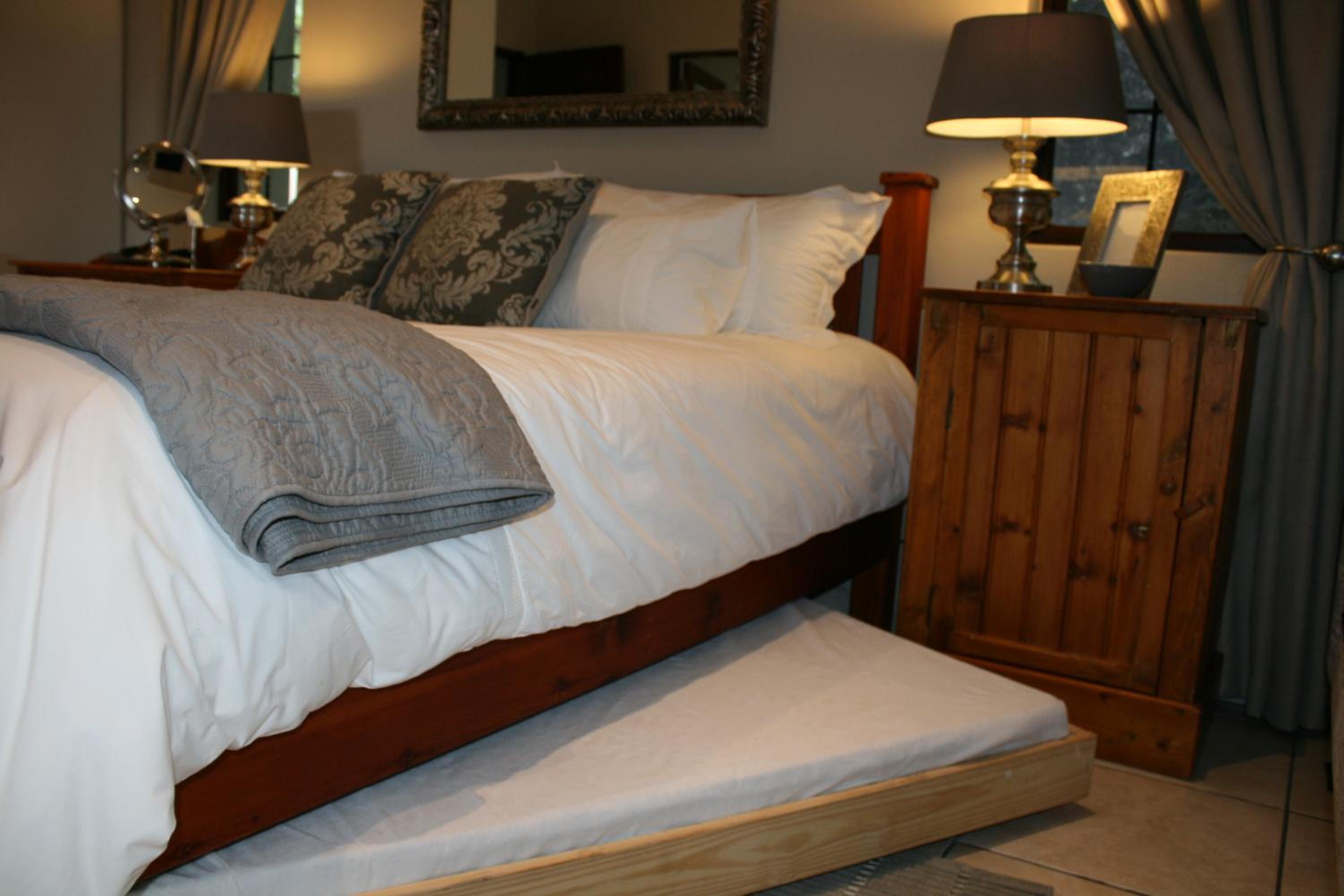 Suite - Photo 36