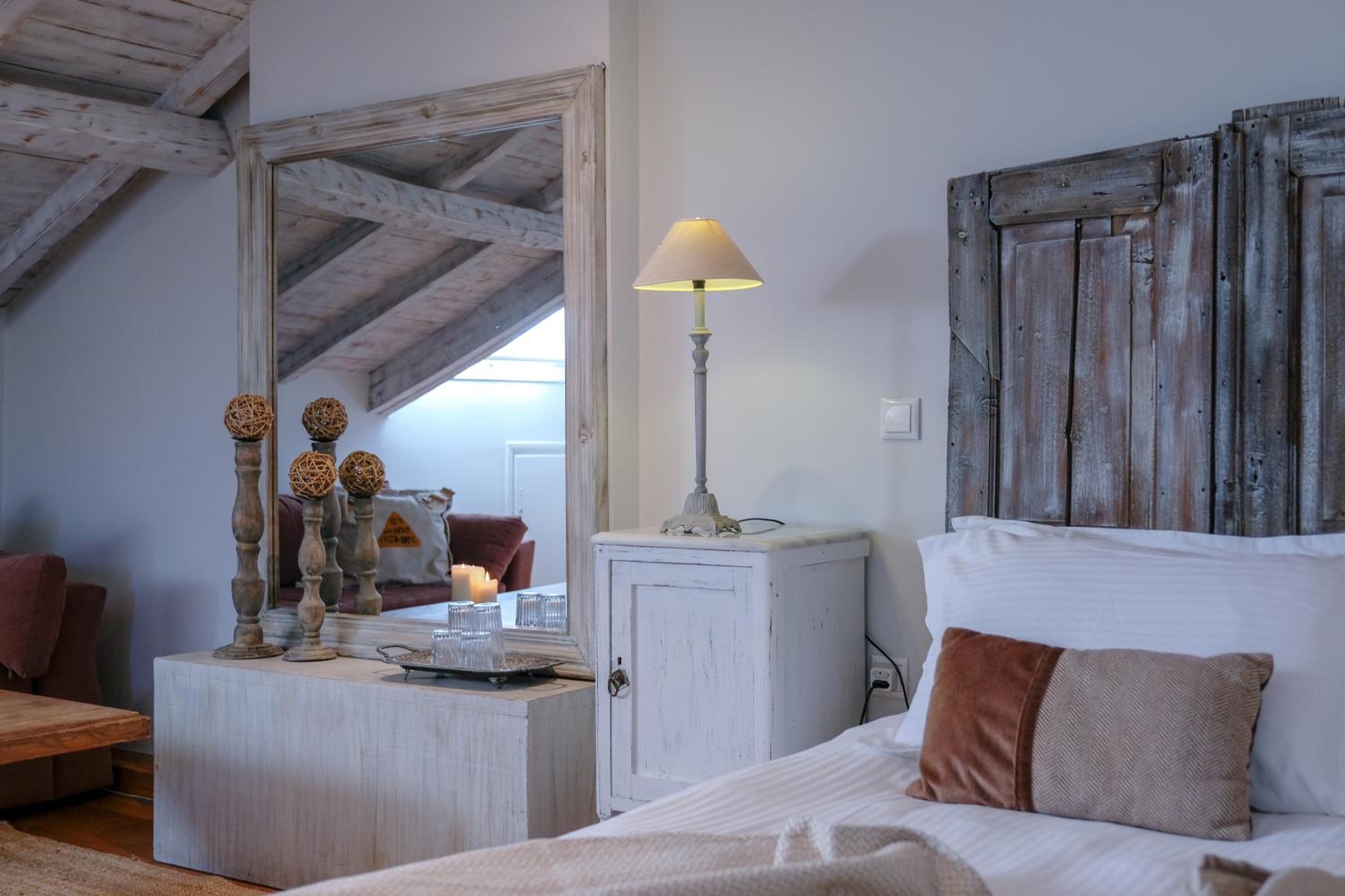 Junior Suite Amymone Building