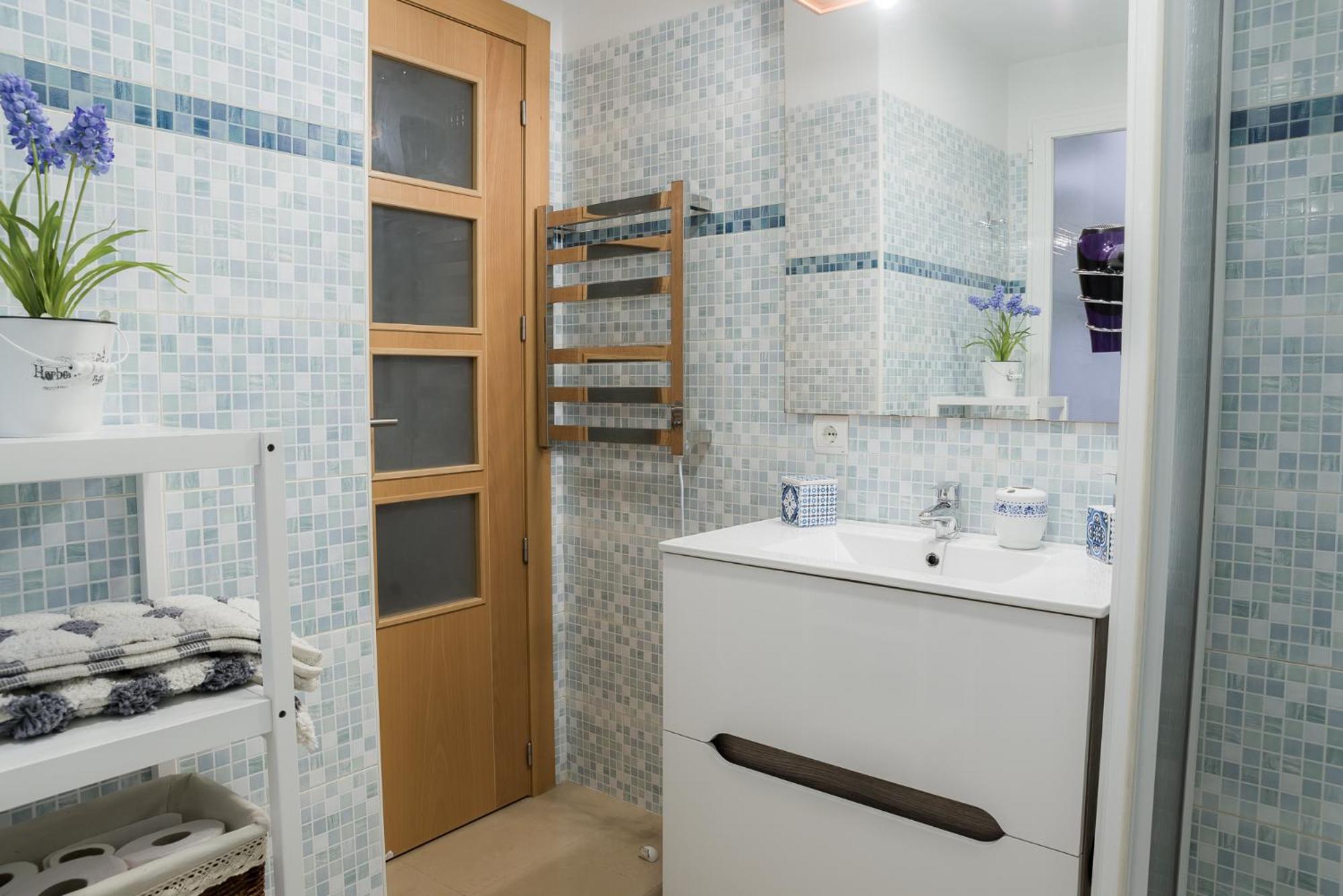 One-Bedroom Apartment - Photo 6