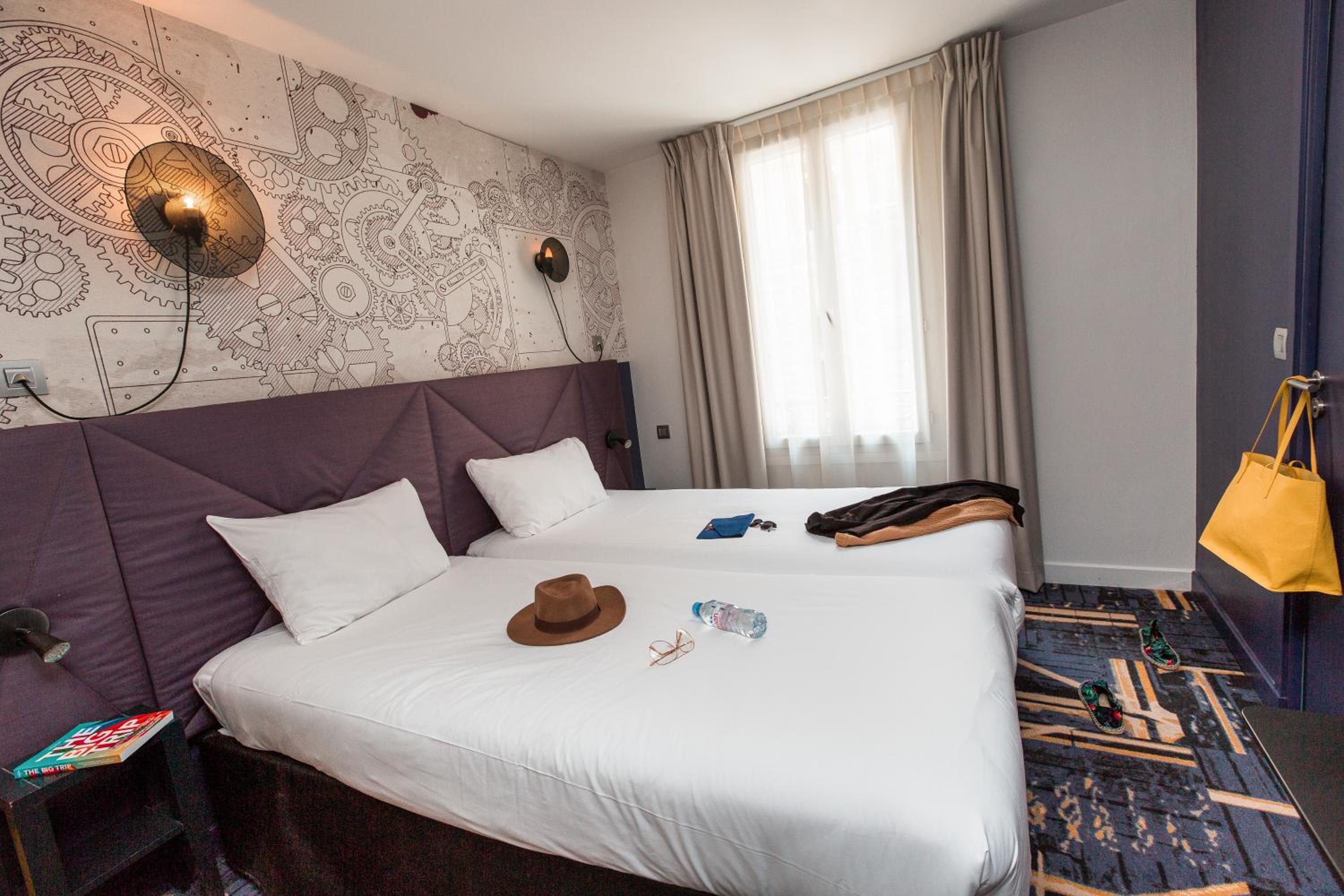 Standard Twin Room - Photo 4