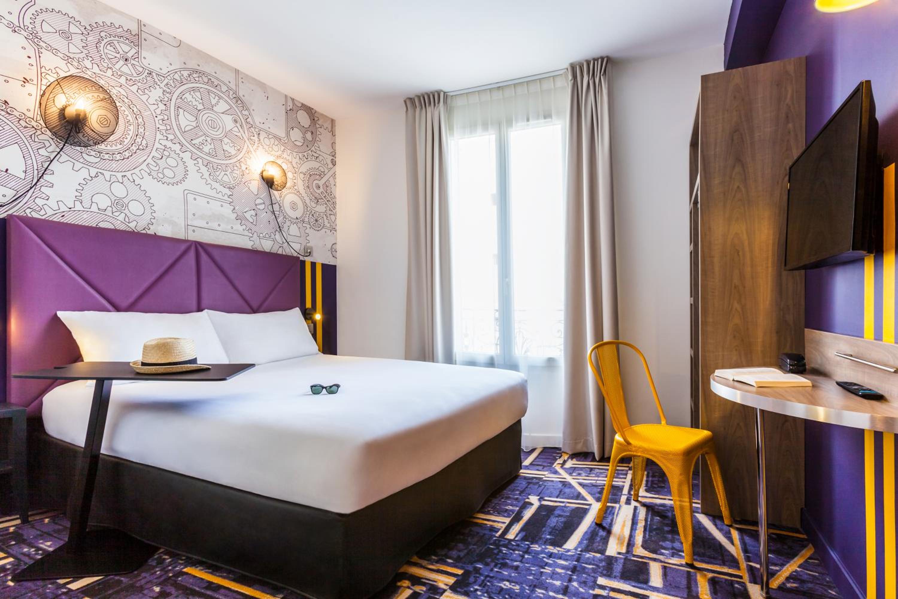 Standard One Double Bed - Photo 1