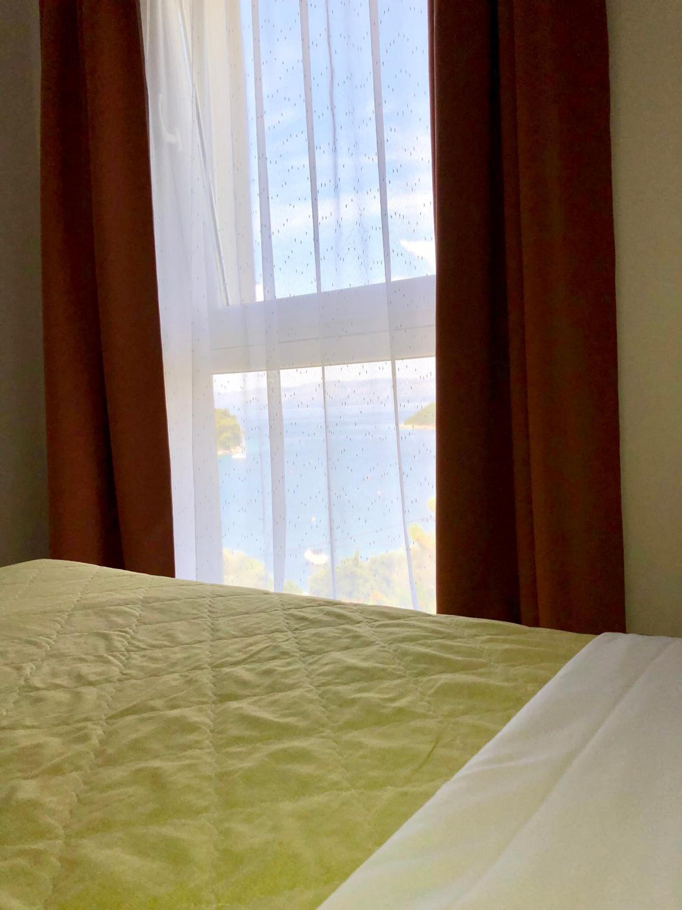 Two-Bedroom Apartment with Balcony and Sea View - Photo 18