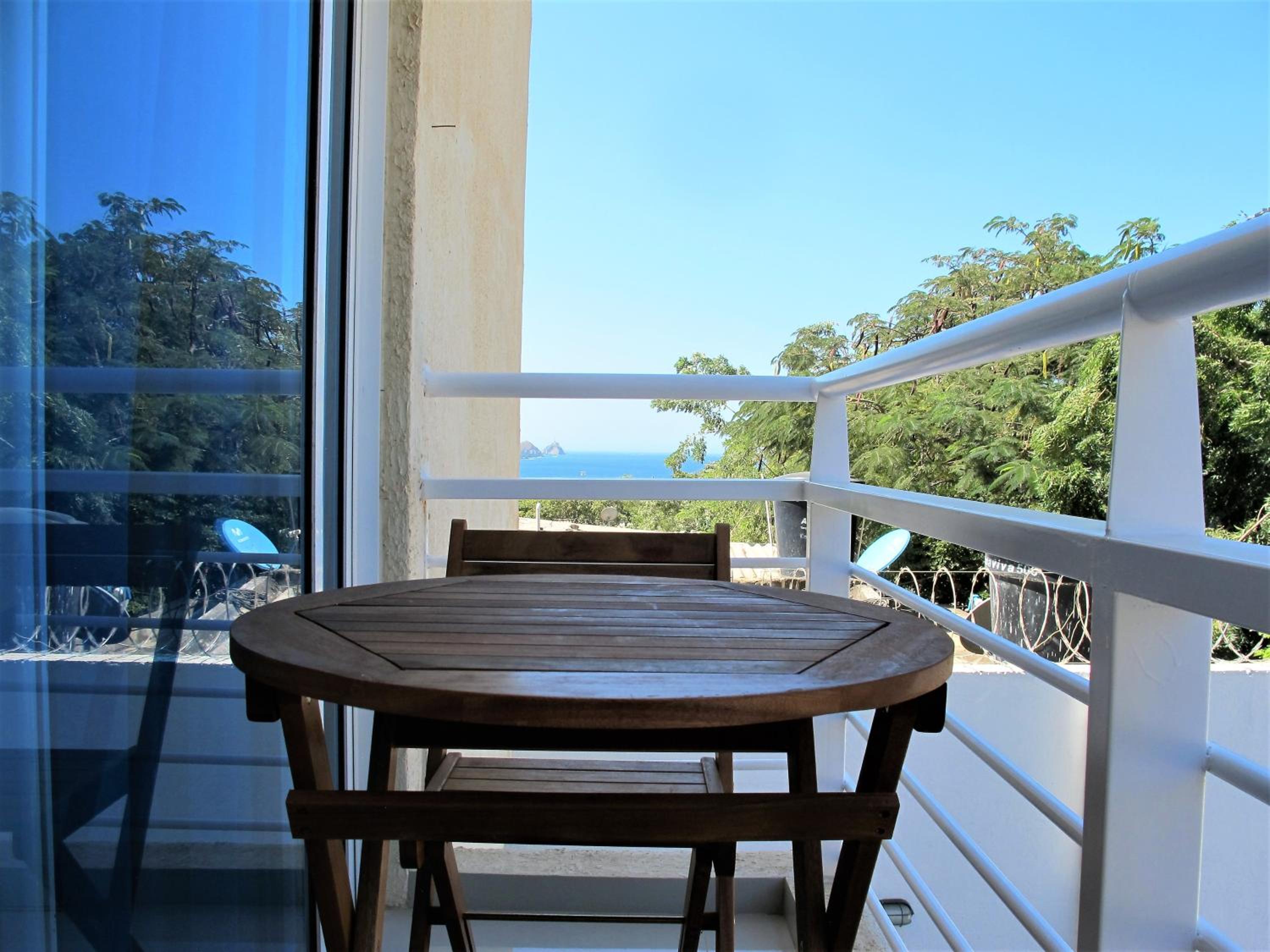 Deluxe Double Room with Balcony photo 2