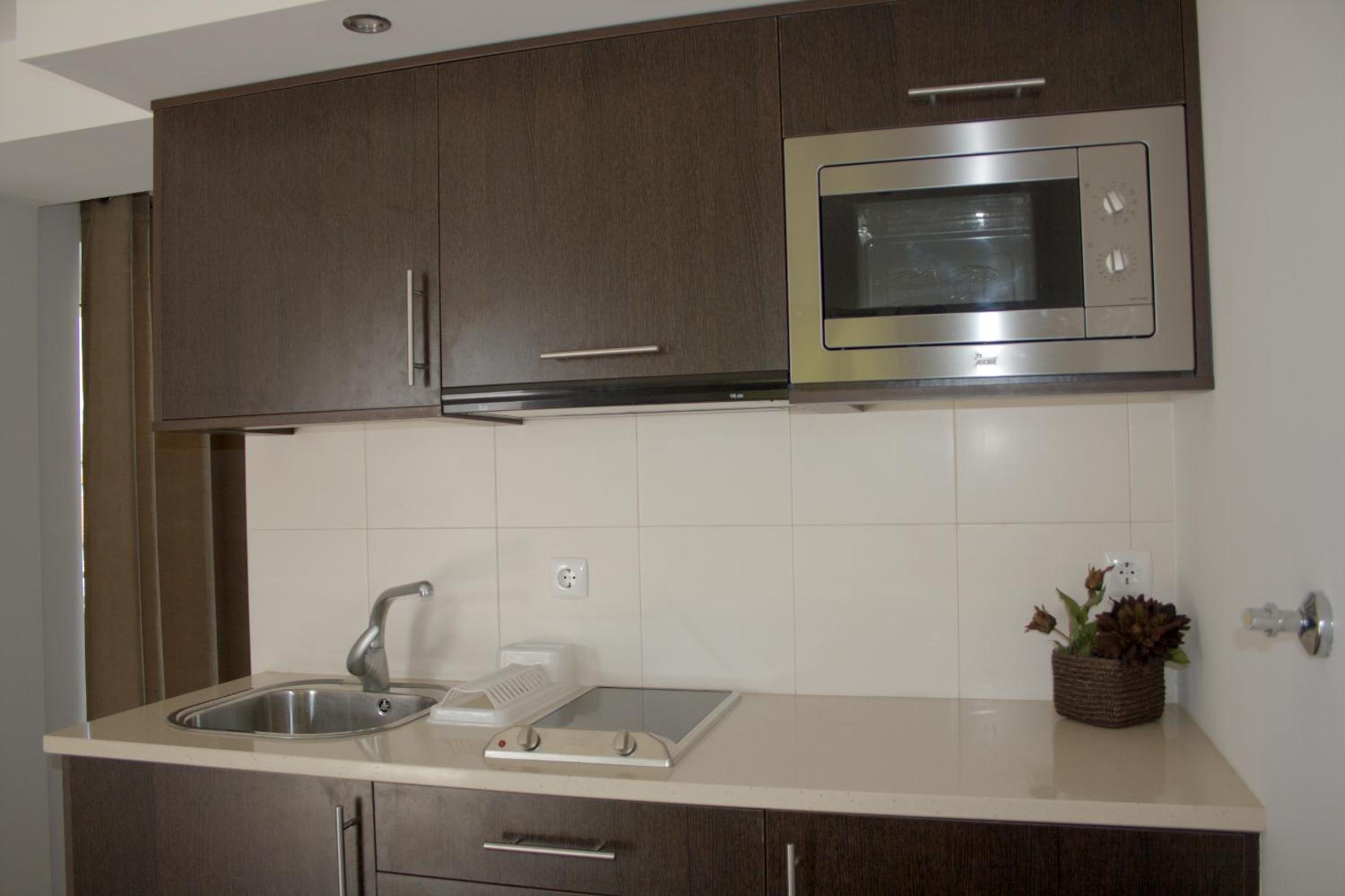 Two-Bedroom Apartment - Photo 2