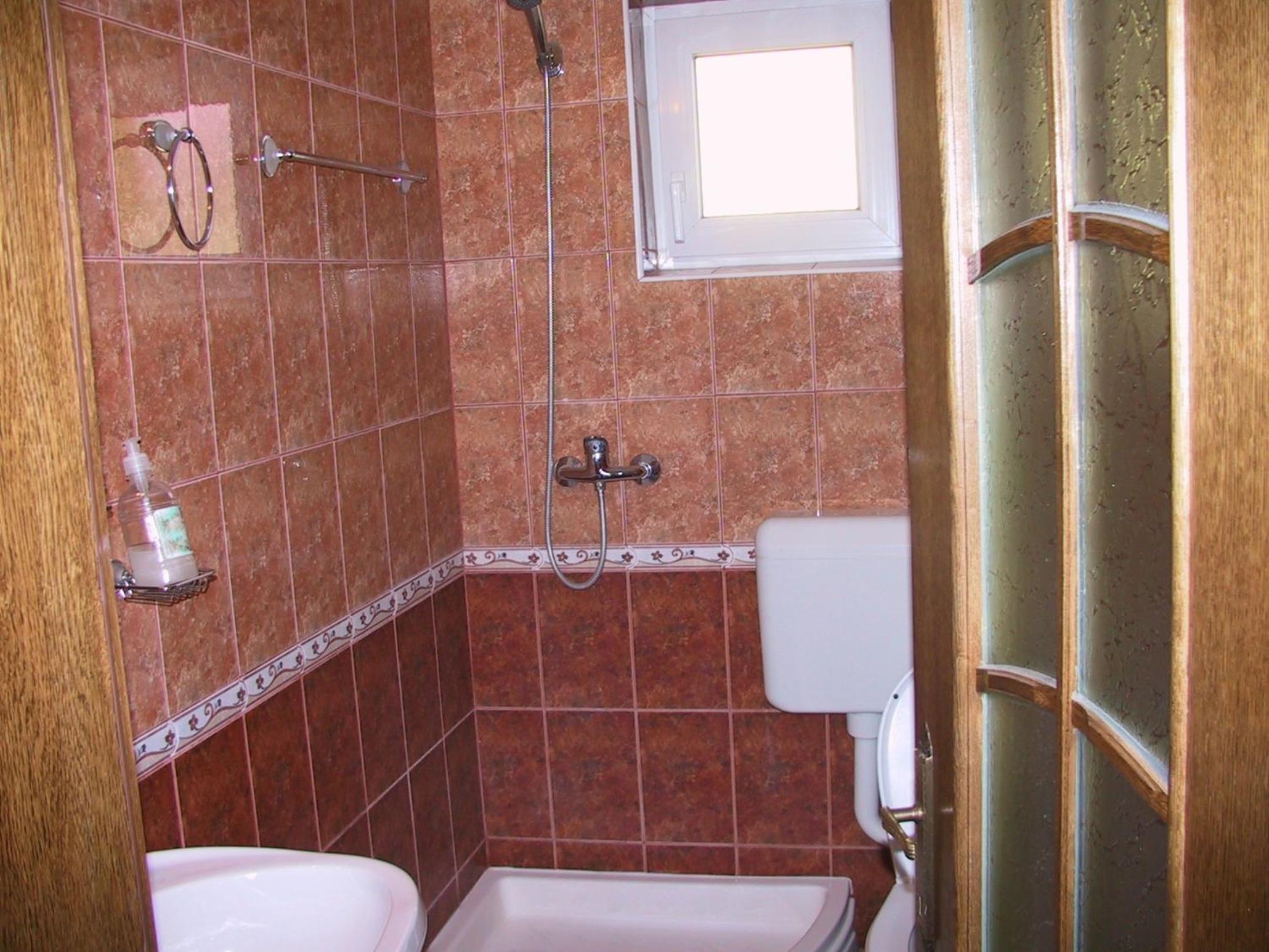 Double Room - Photo 8