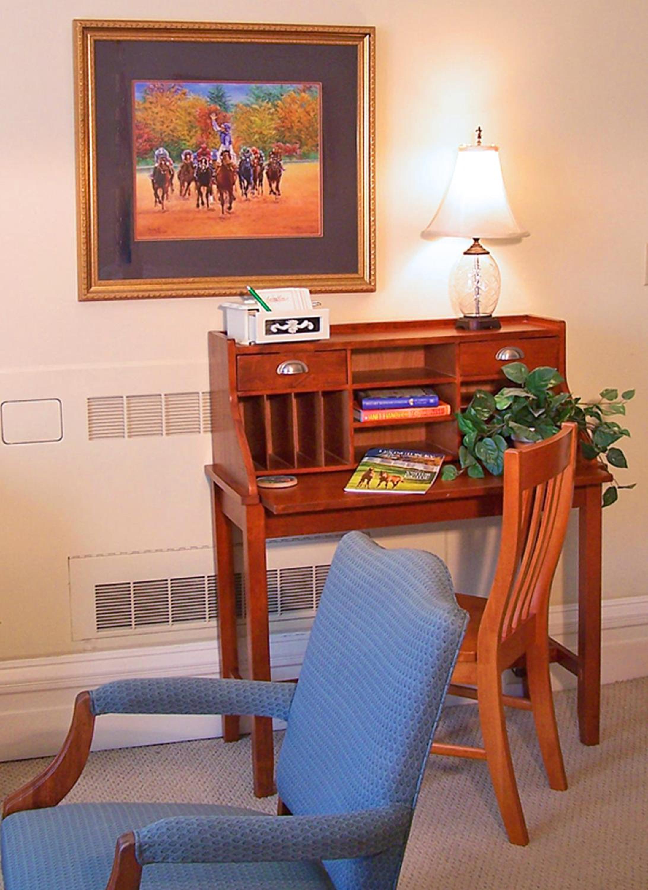 Queen Room photo 2