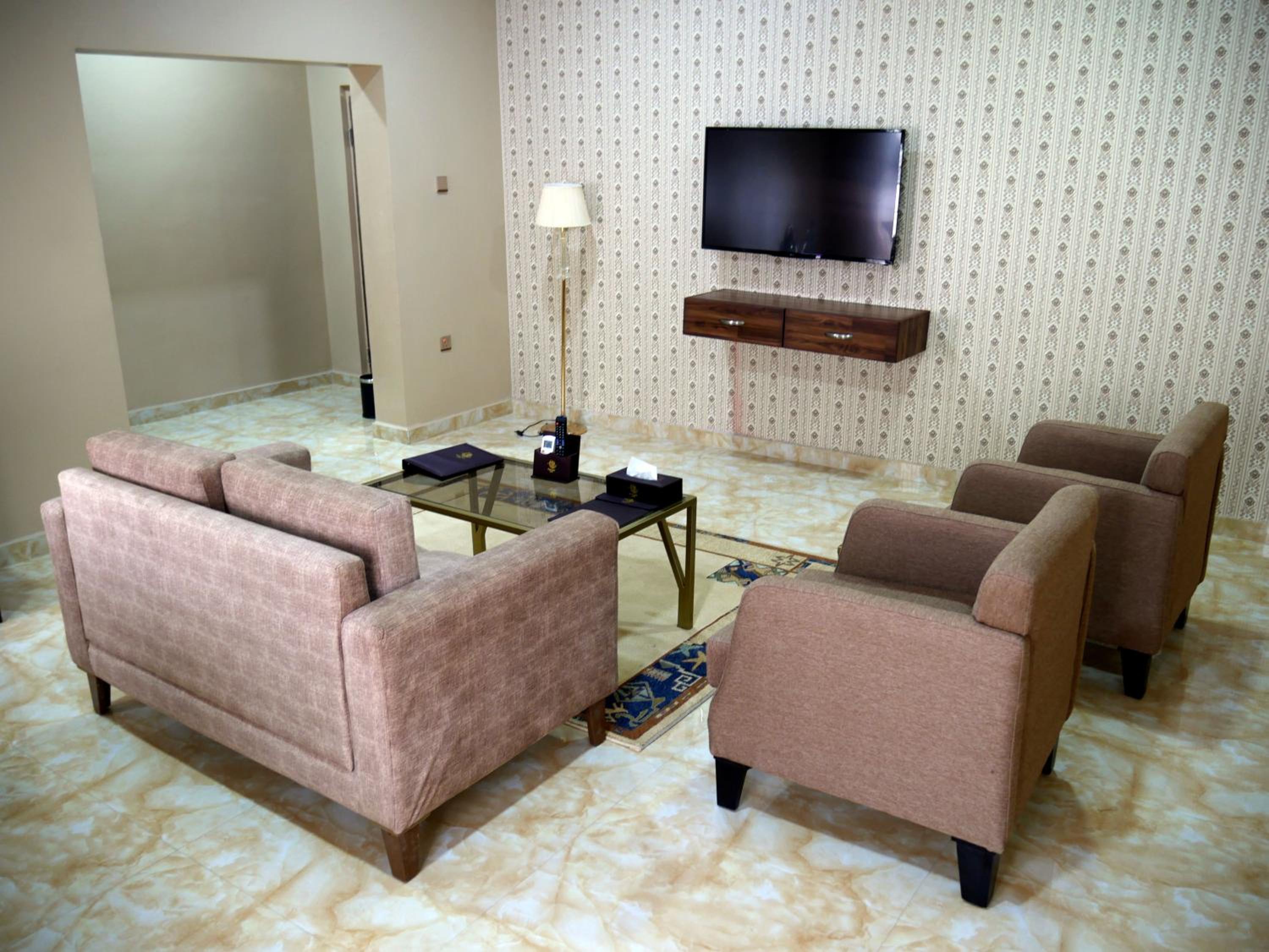 Deluxe King Suite