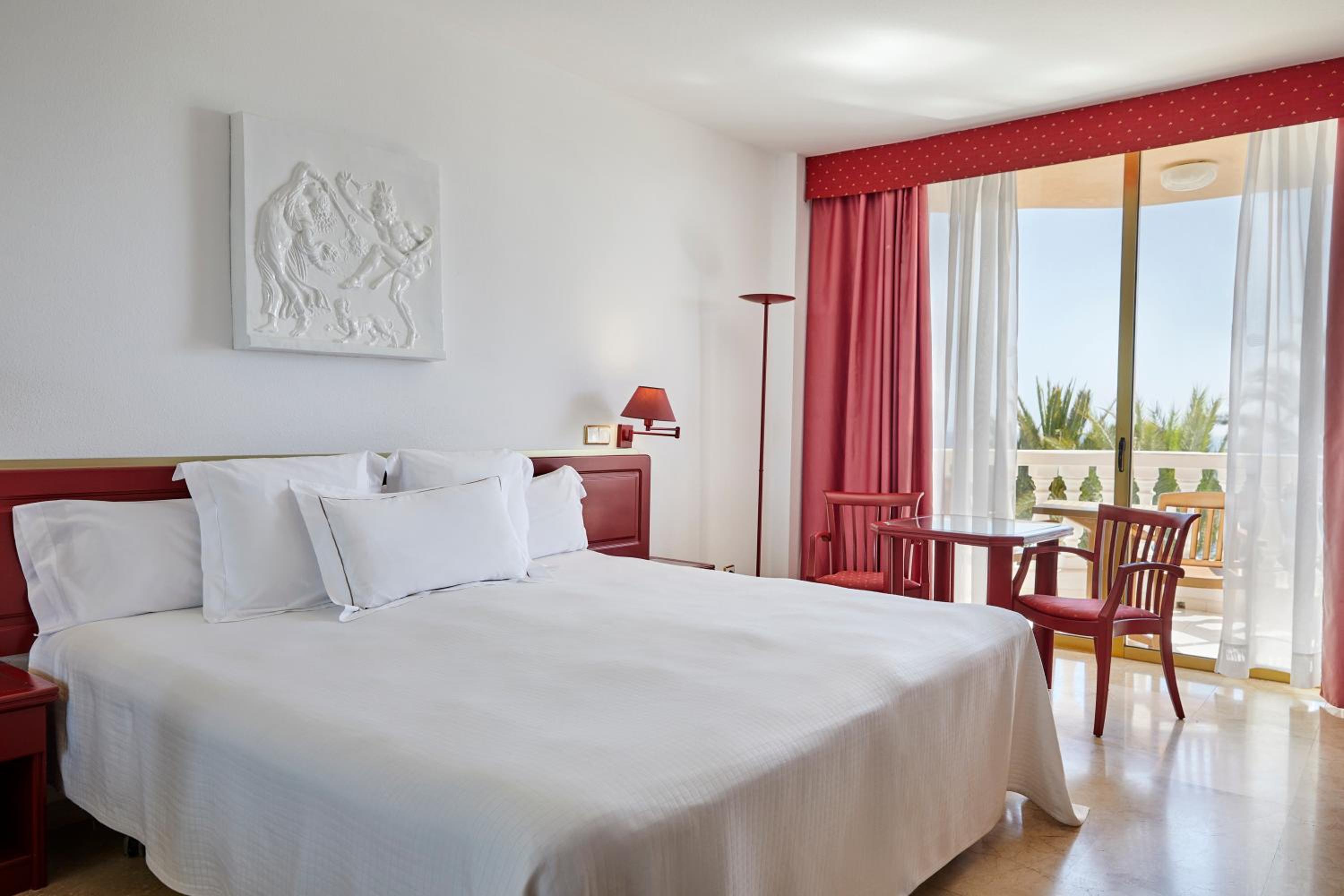 Double Room with Sea View Ground Floor (2 Adults + 1 Child) thumbnail 5