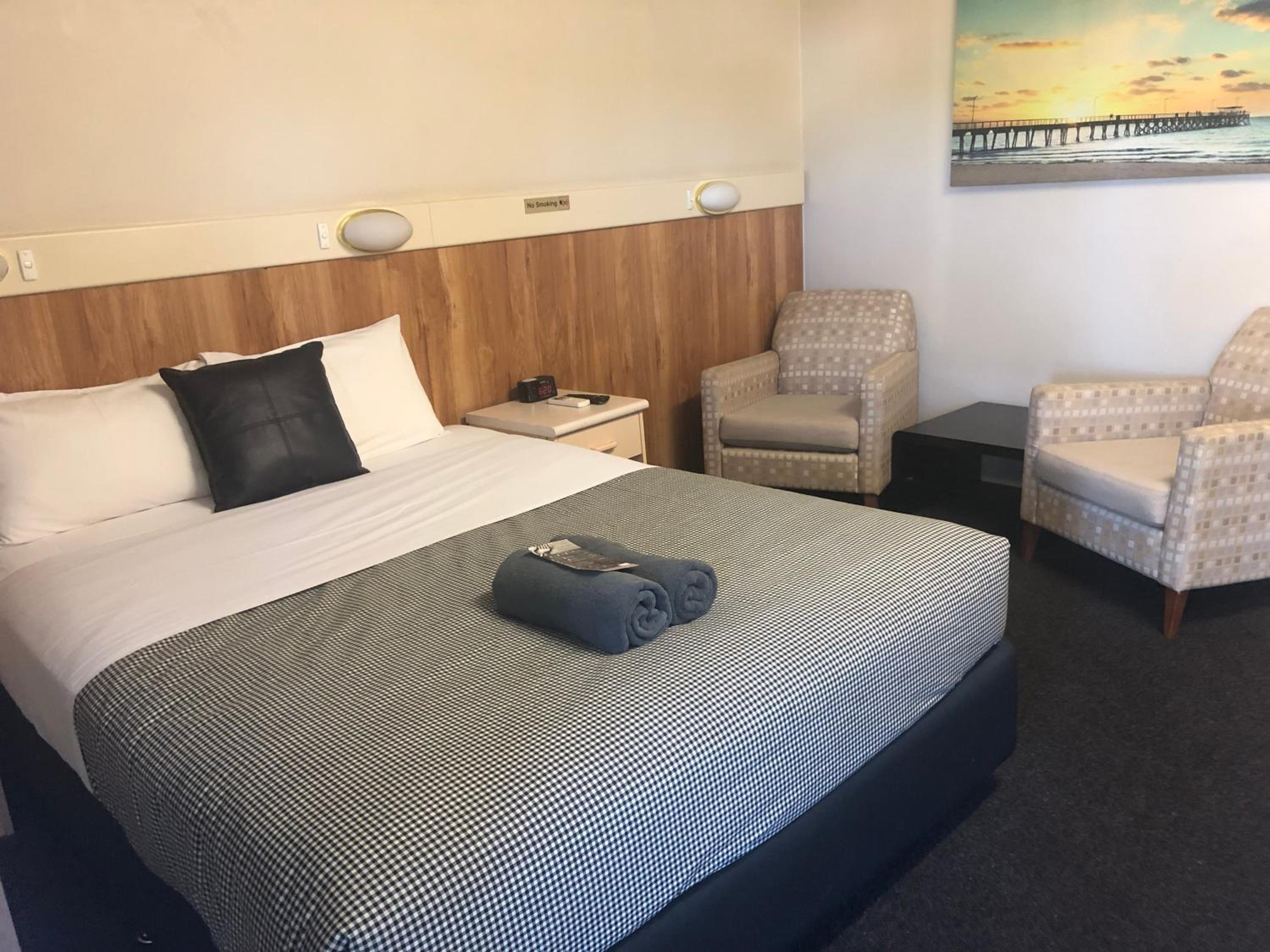 Deluxe Queen Room photo 3