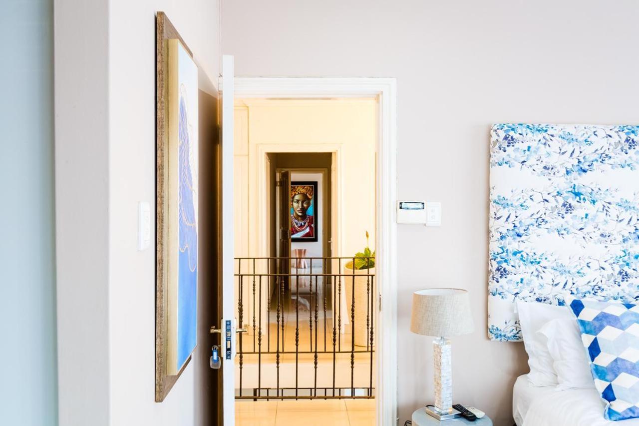 Villa photo 2