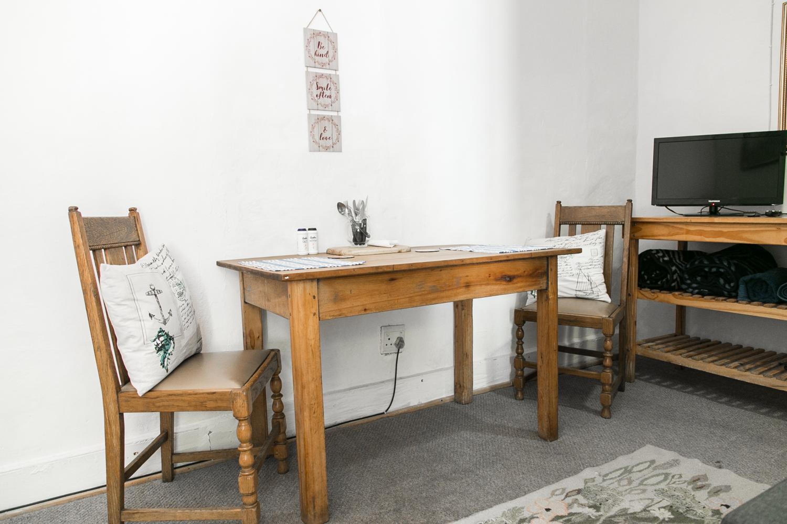 Budget Double or Twin Room - Photo 12