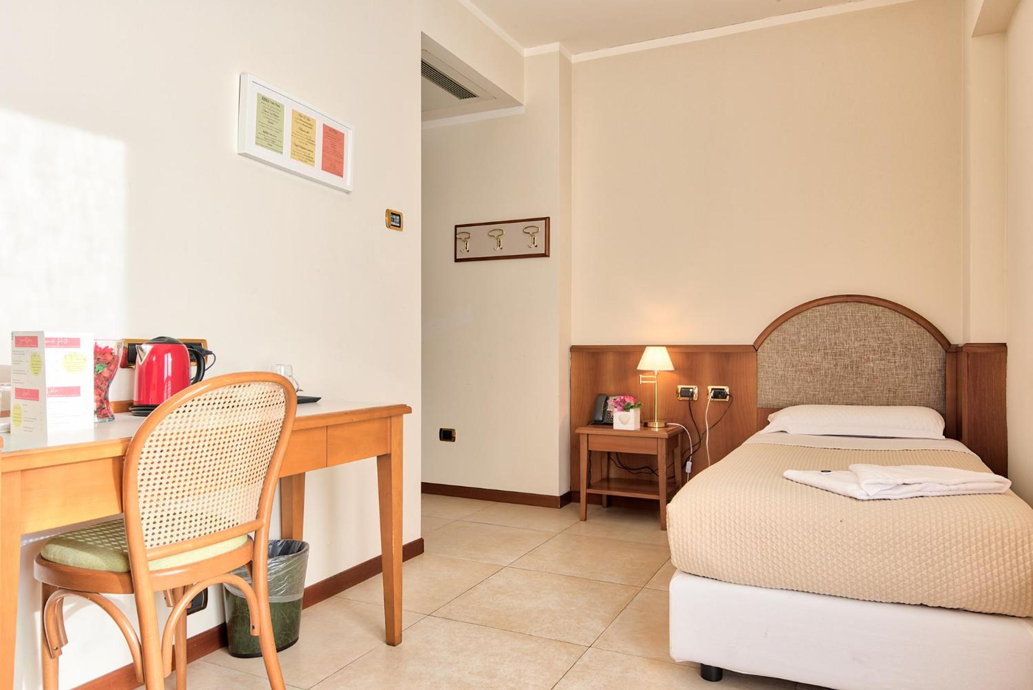 Single Room with Balcony photo 1