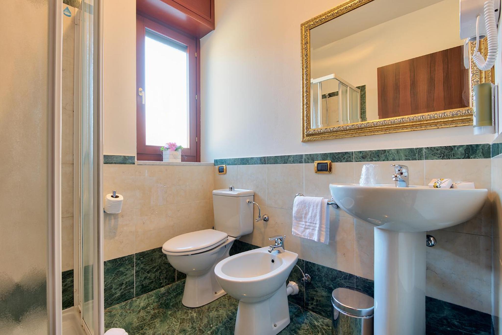 Single Room with Balcony photo 2