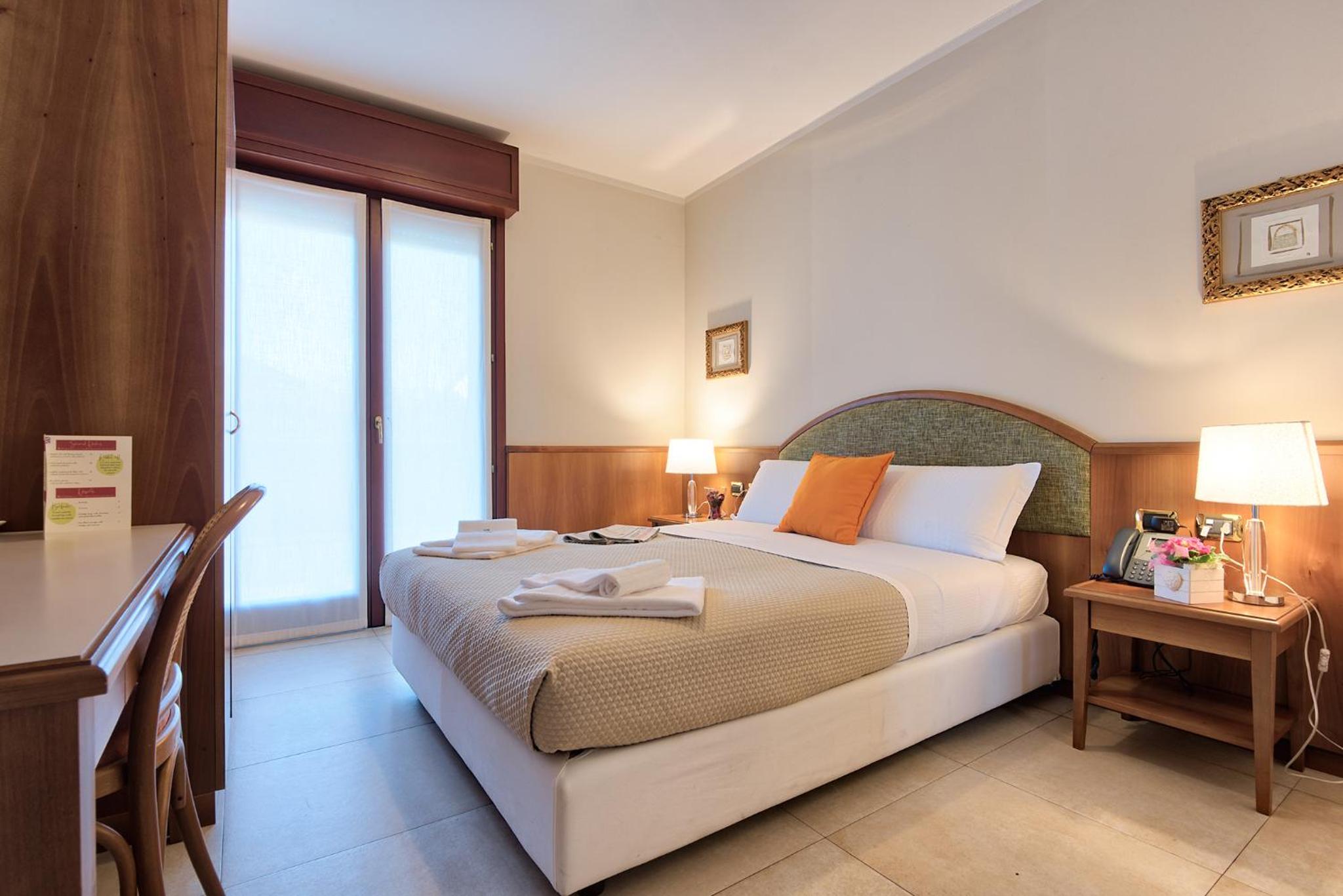 Double Room - Disability Access photo 3