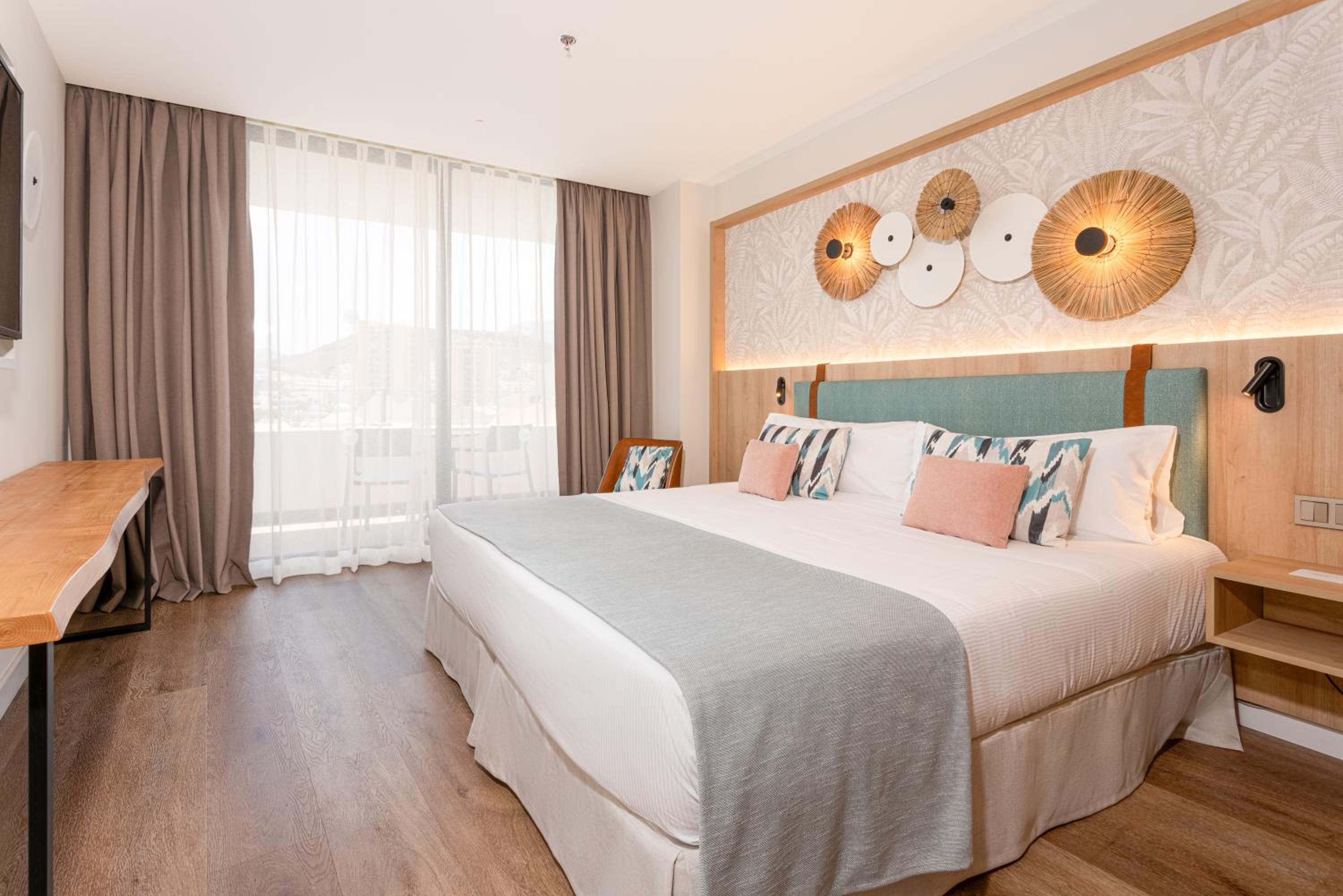 Double Room with Mountain View (1 Adult) Double Room with Mountain View (1 Adult)