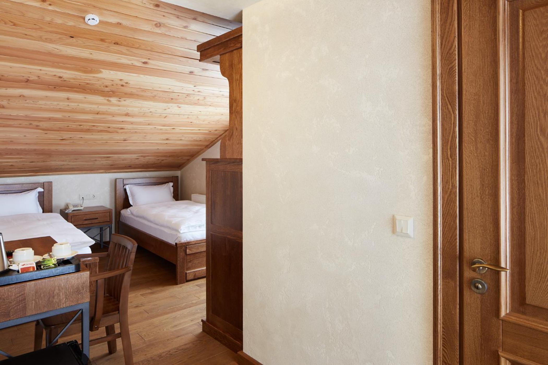 Triple Room with Spa Access photo 3