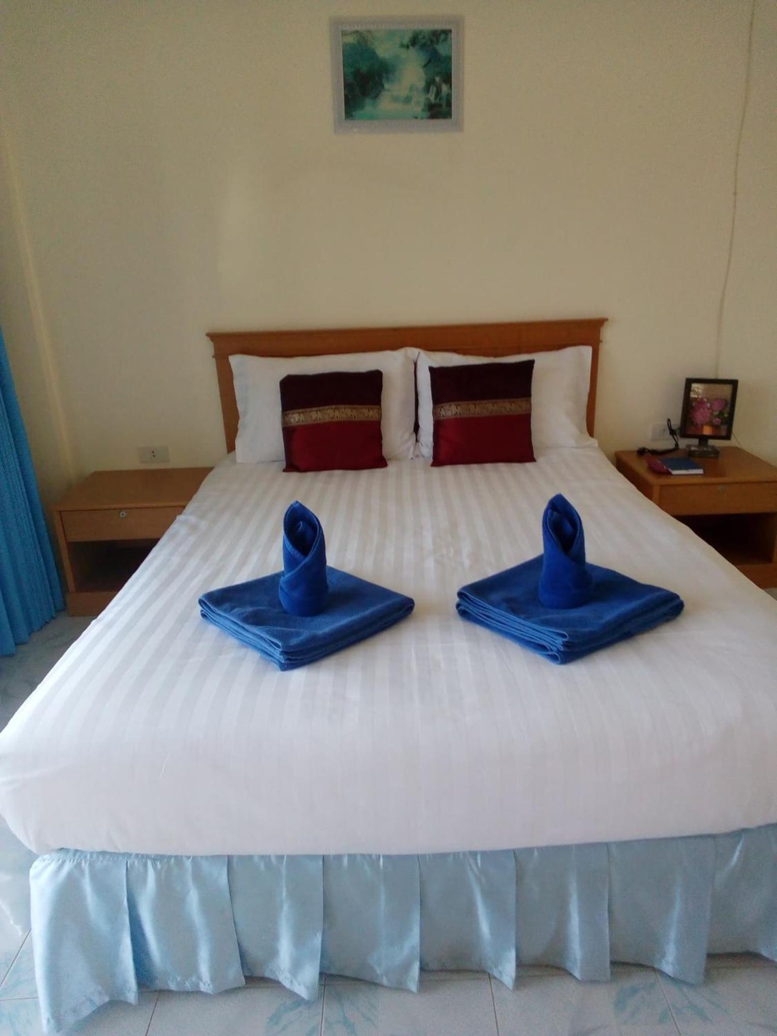 Double Room with Balcony - Photo 13
