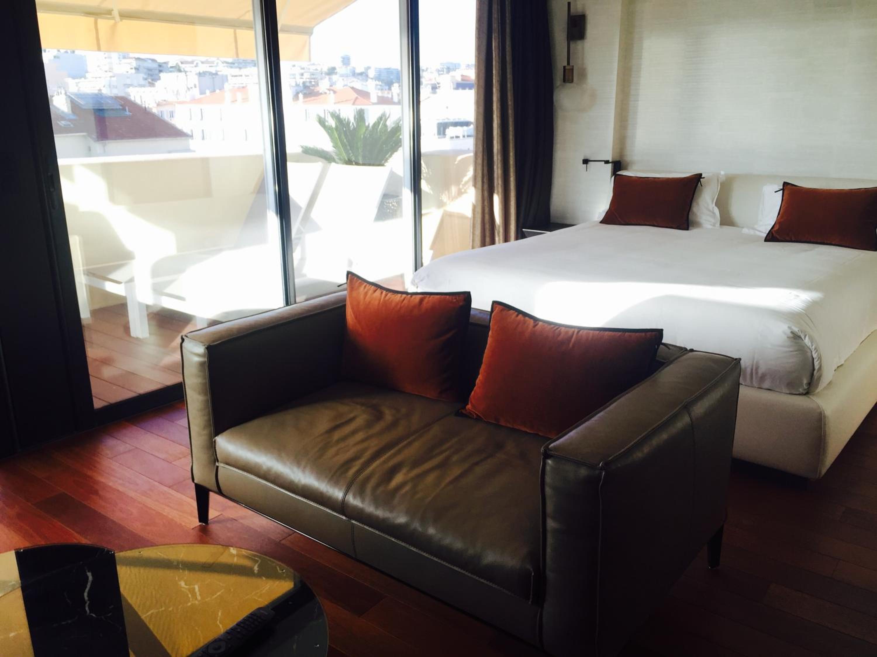 Junior Suite with Balcony - Photo 1