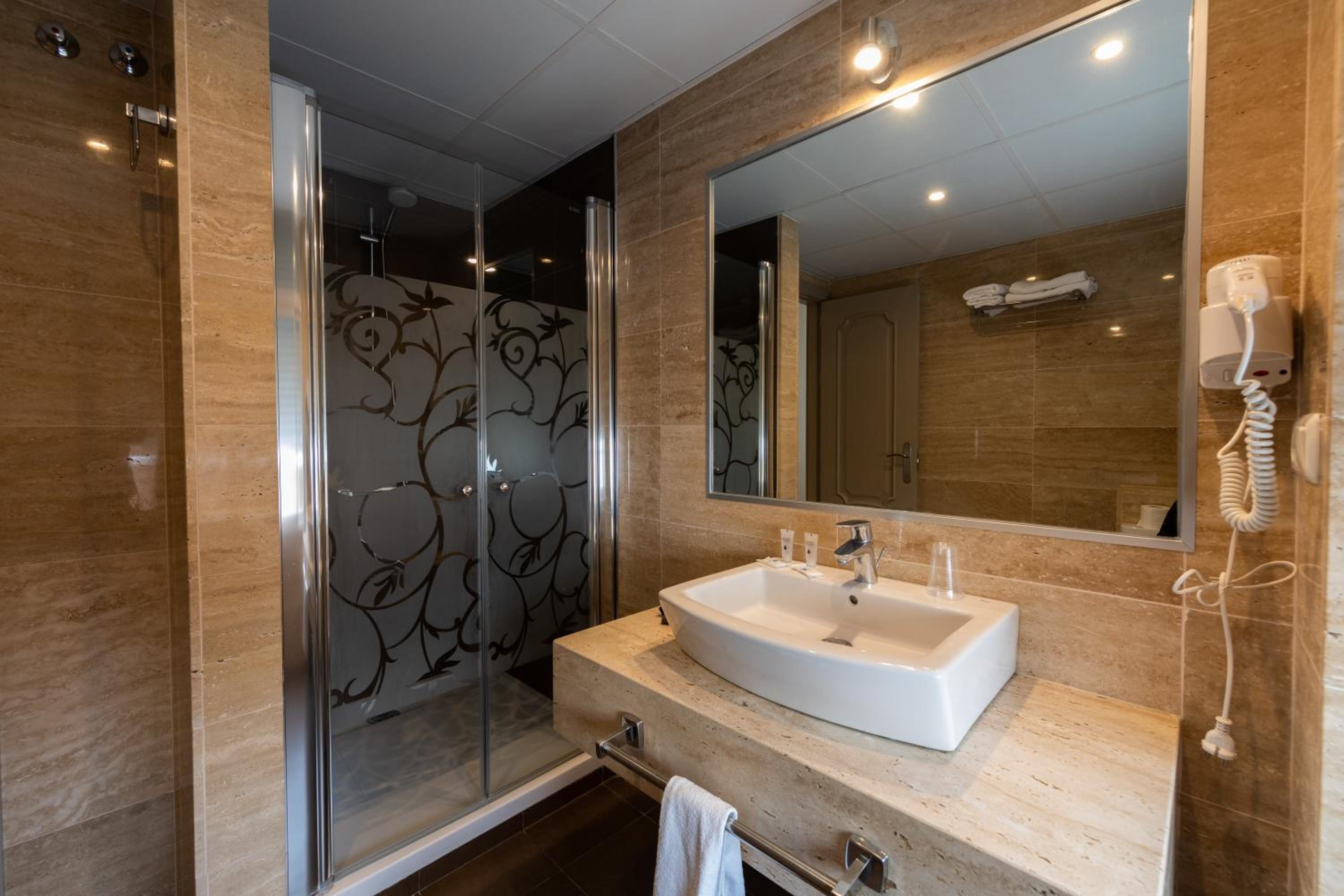 Double Room with Balcony and Sea View photo 3