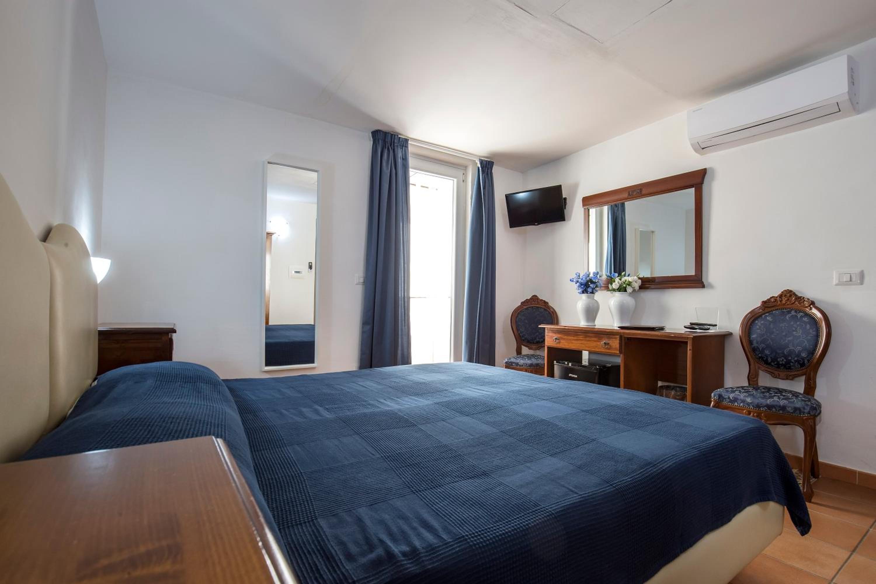 Economy Double Room - Photo 1