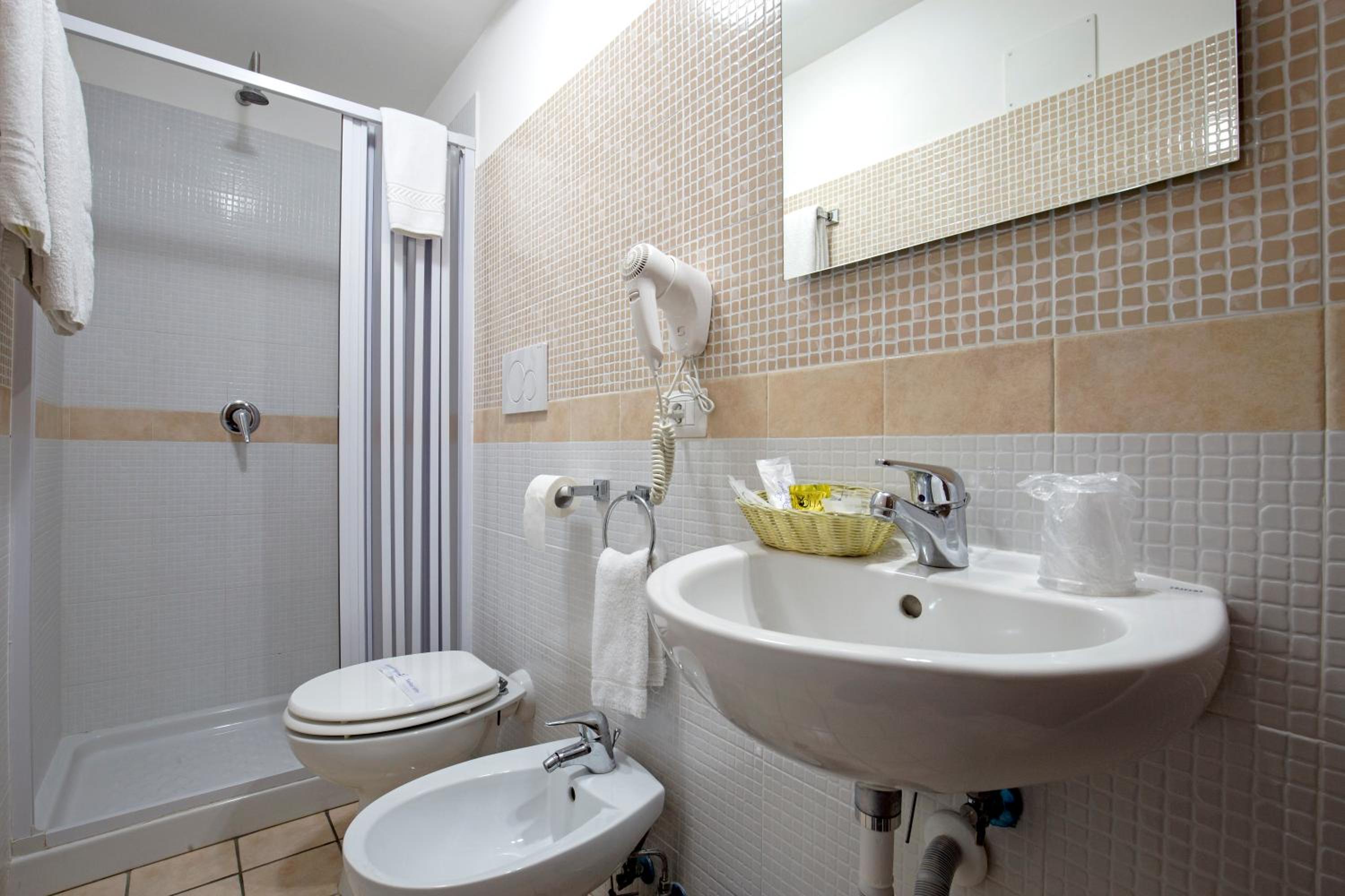 Double Room with Sea View - Photo 9