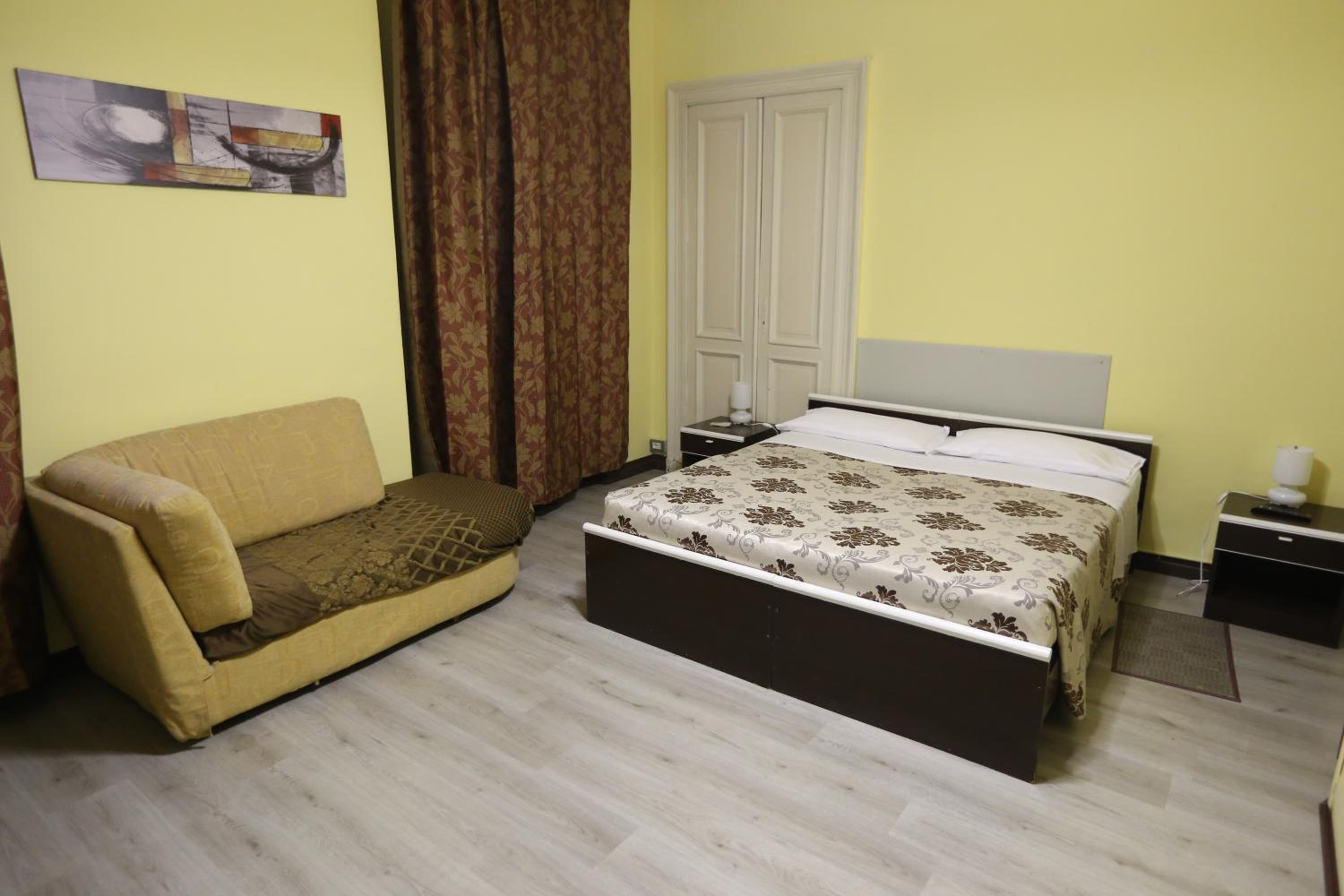Standard Double Room with Shared Bathroom