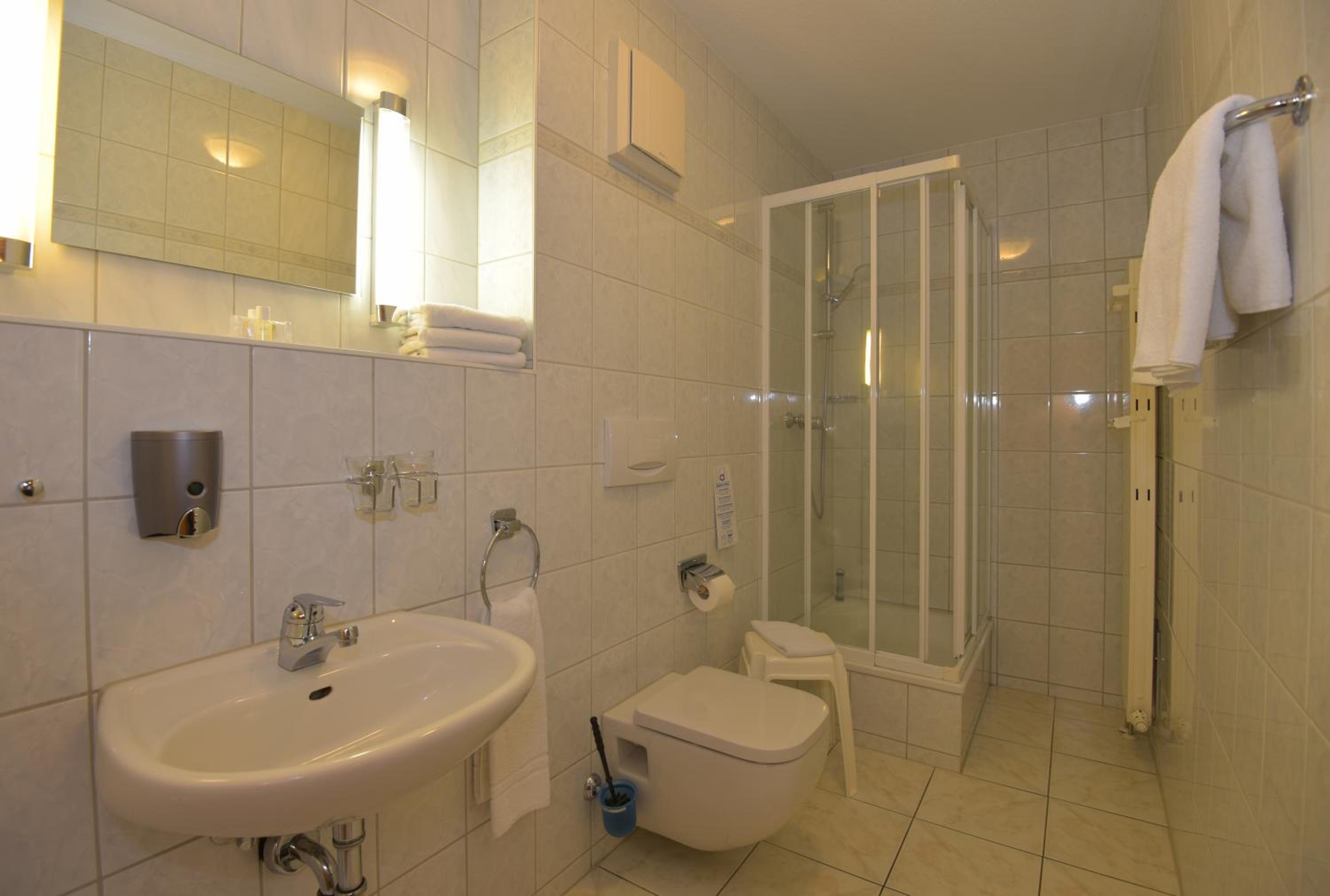 Quadruple Room - Photo 6