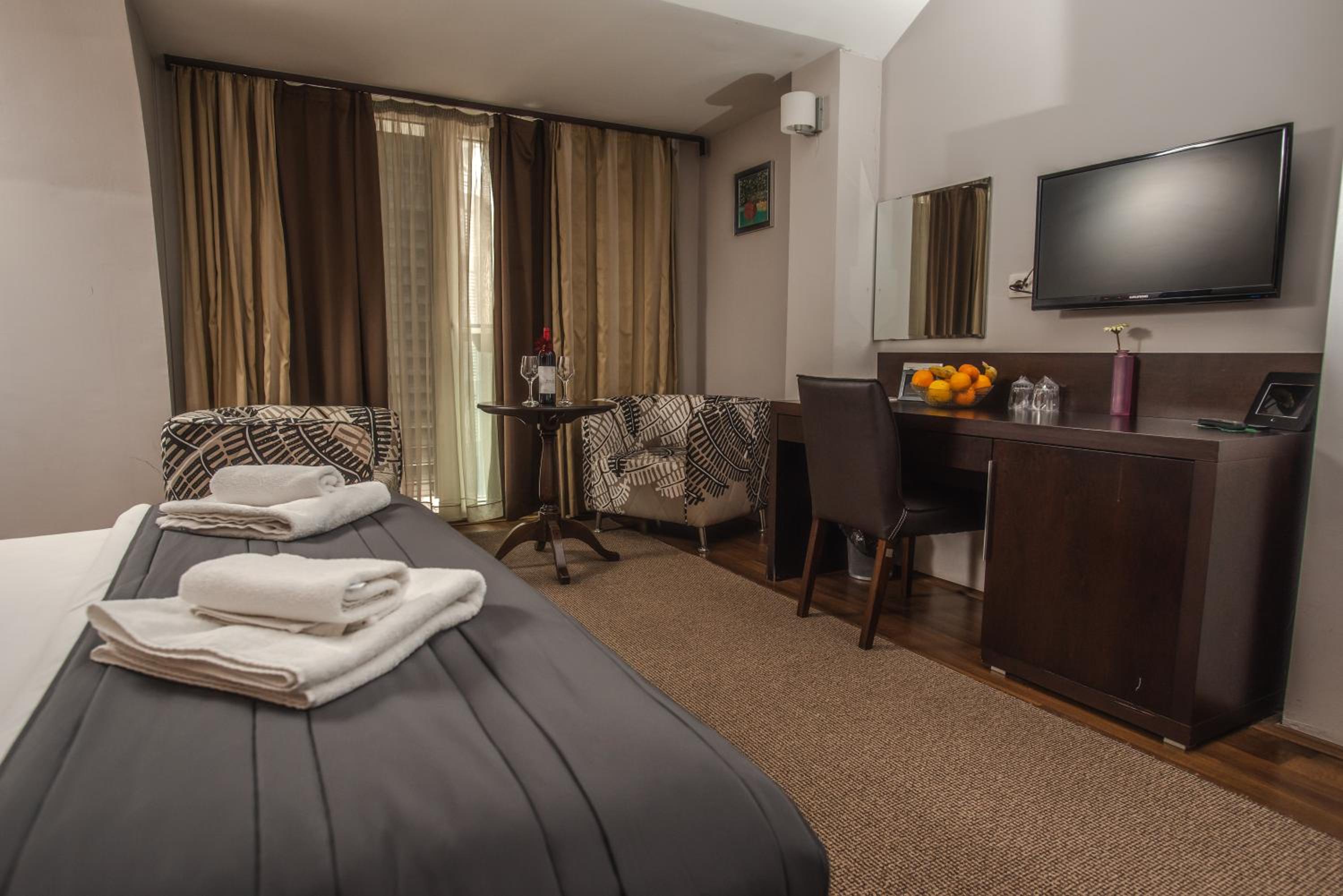 Deluxe Double Room with Spa Bath  - Photo 6