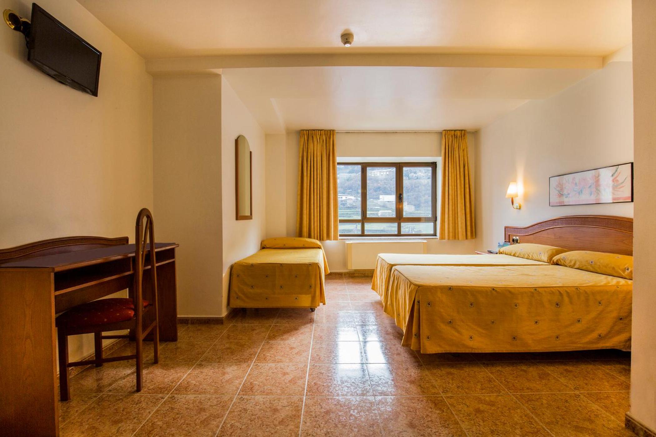 Superior Triple Room photo 3