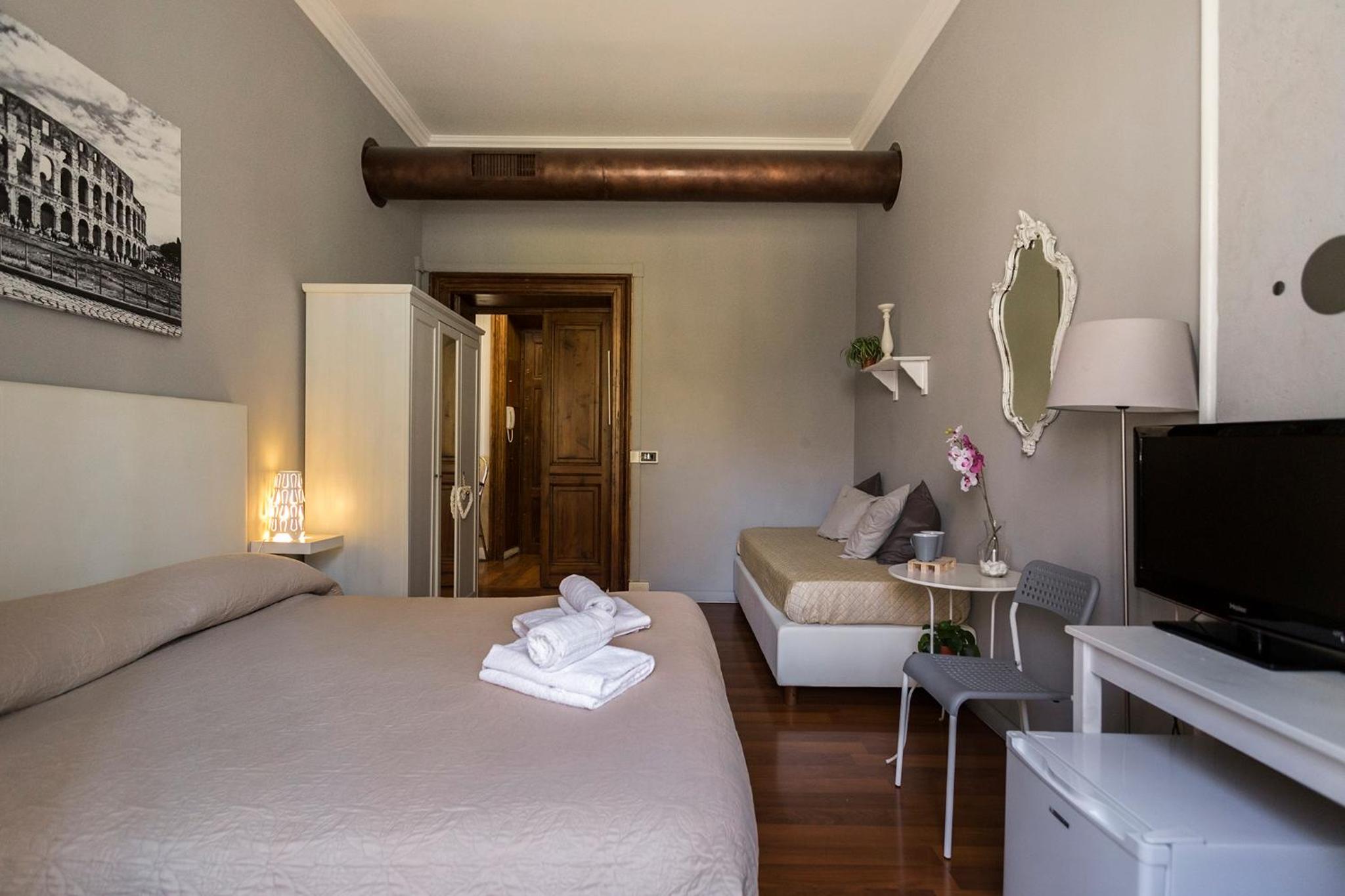 Double or Twin Room with Private External Bathroom photo 3