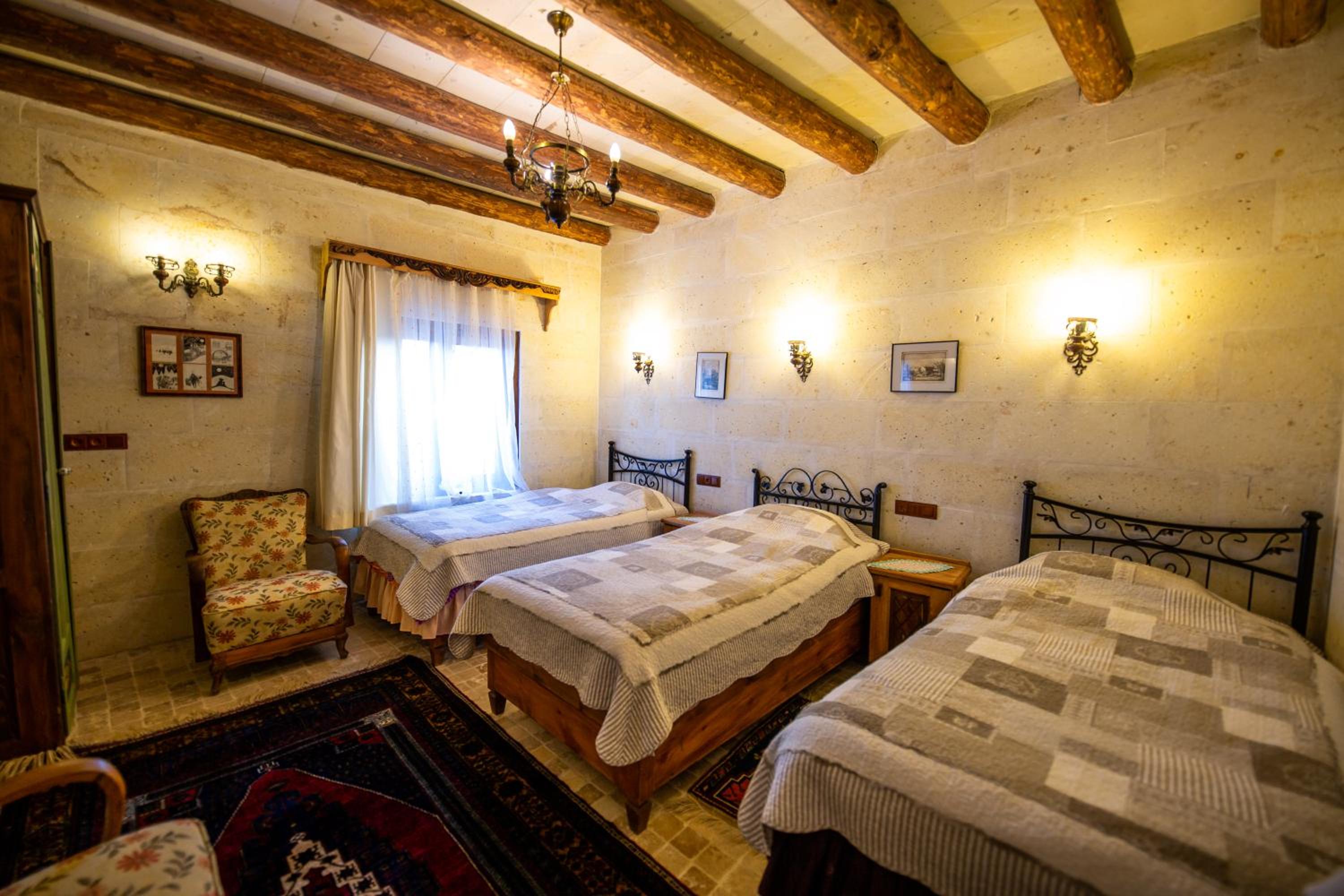 Standard Triple Room photo 2