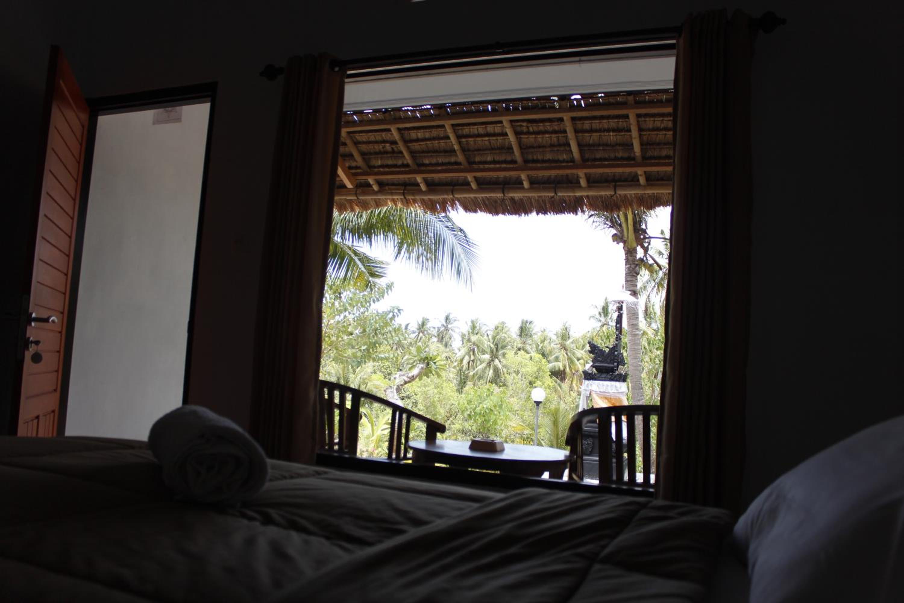 Standard Twin Room with Garden View - Photo 11