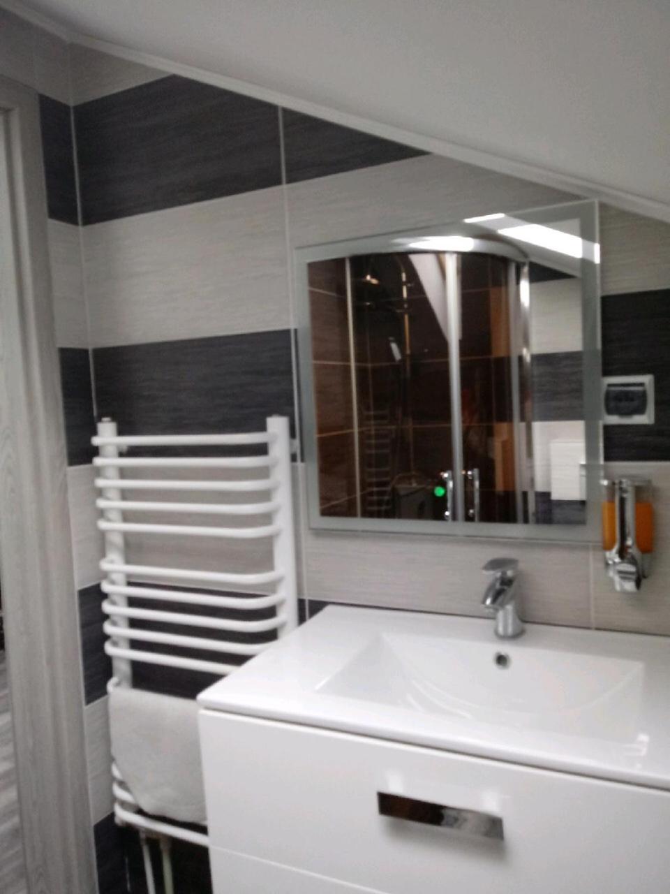 Quadruple Room with Private Bathroom - Photo 4