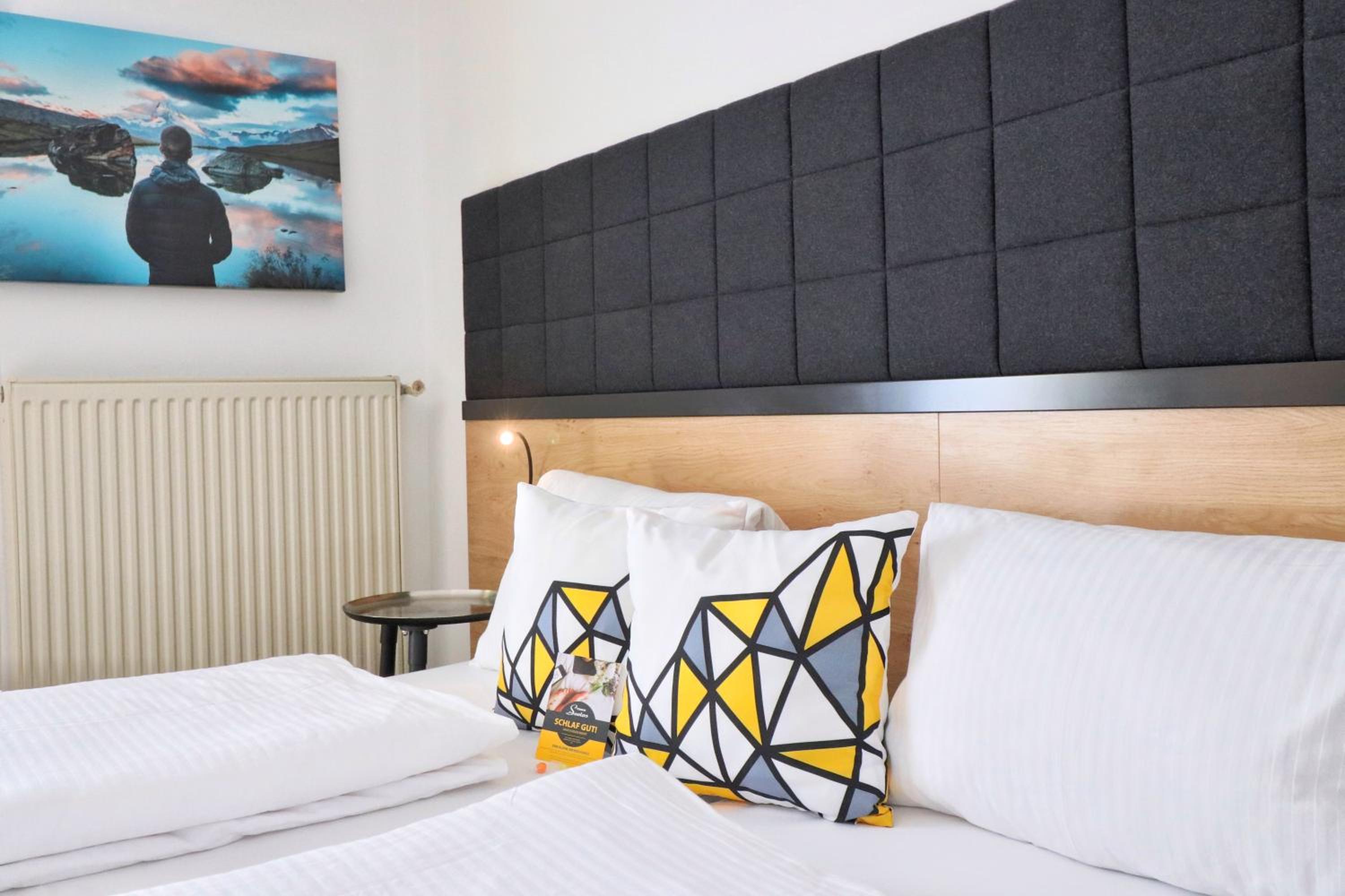 Standard Double Room - Photo 10