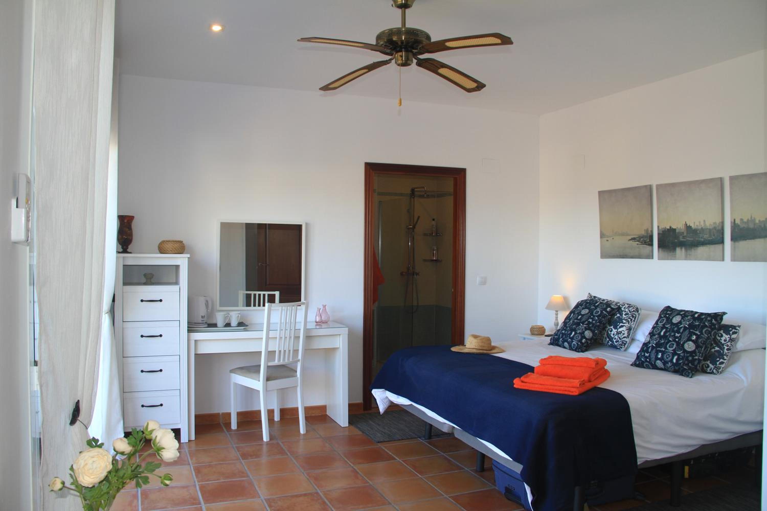 Deluxe King Room photo 3