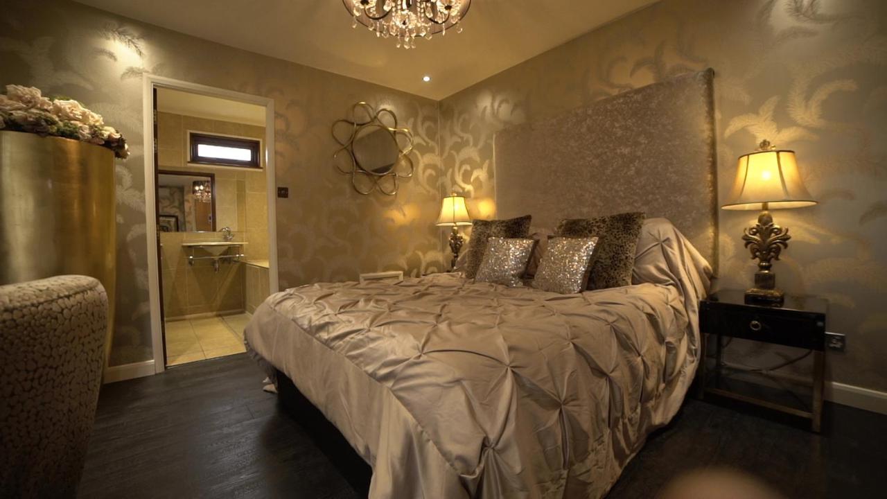 Suite with Spa Bath - Photo 1