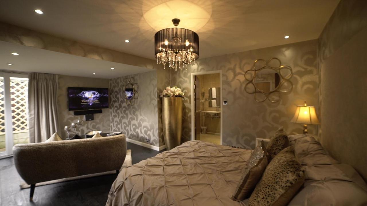 Suite with Spa Bath - Photo 2