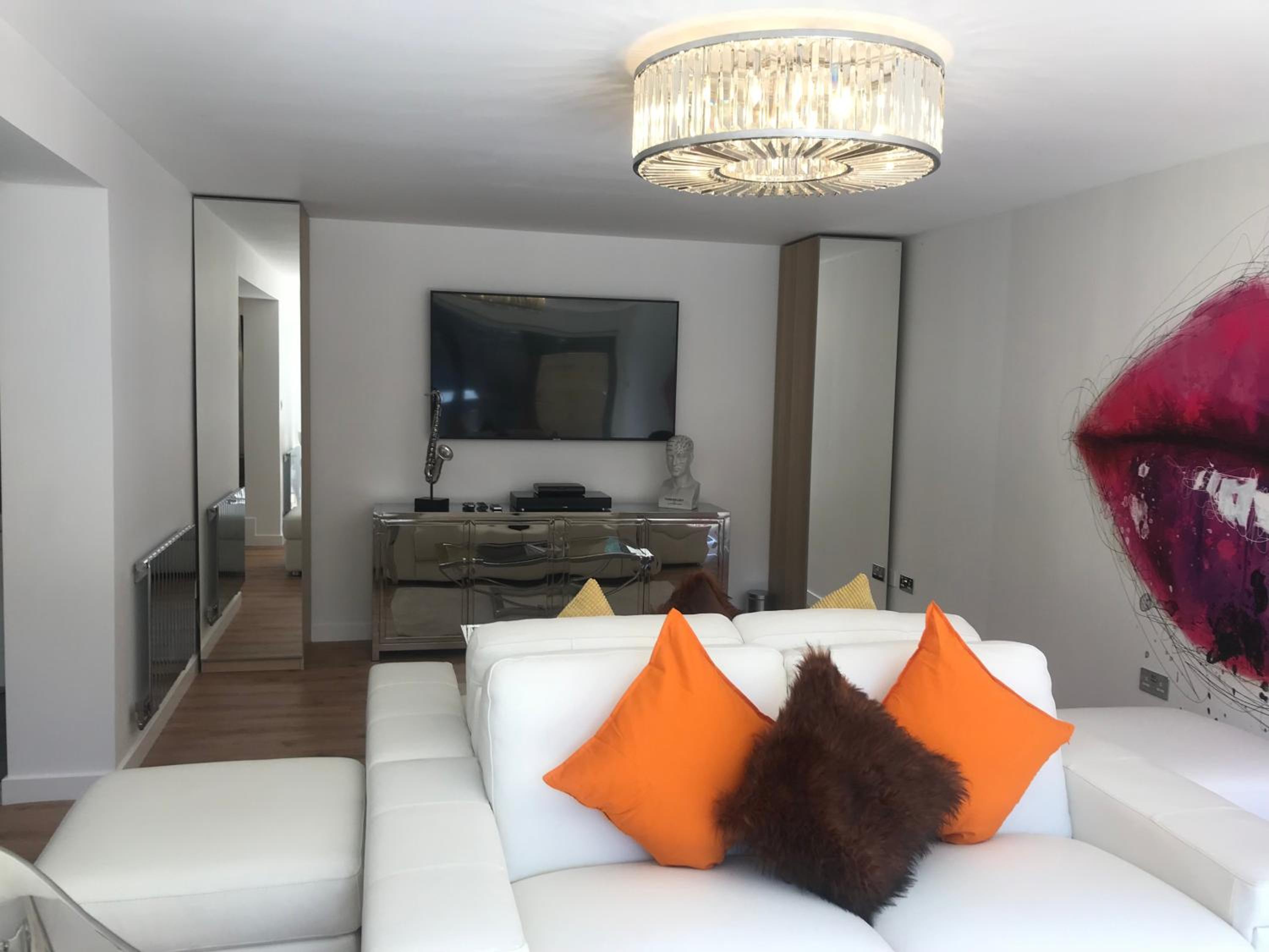 King Suite with Spa Bath - Photo 4