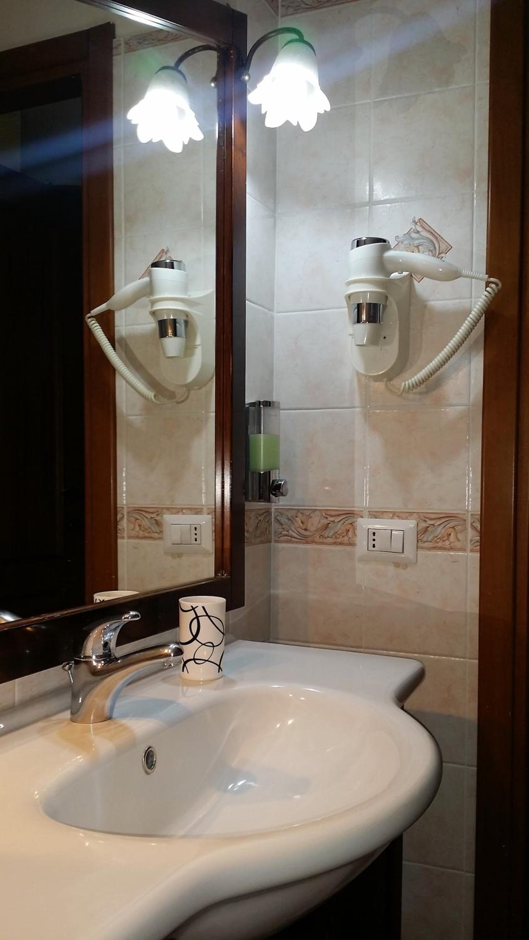 Junior Suite with Balcony - Photo 6