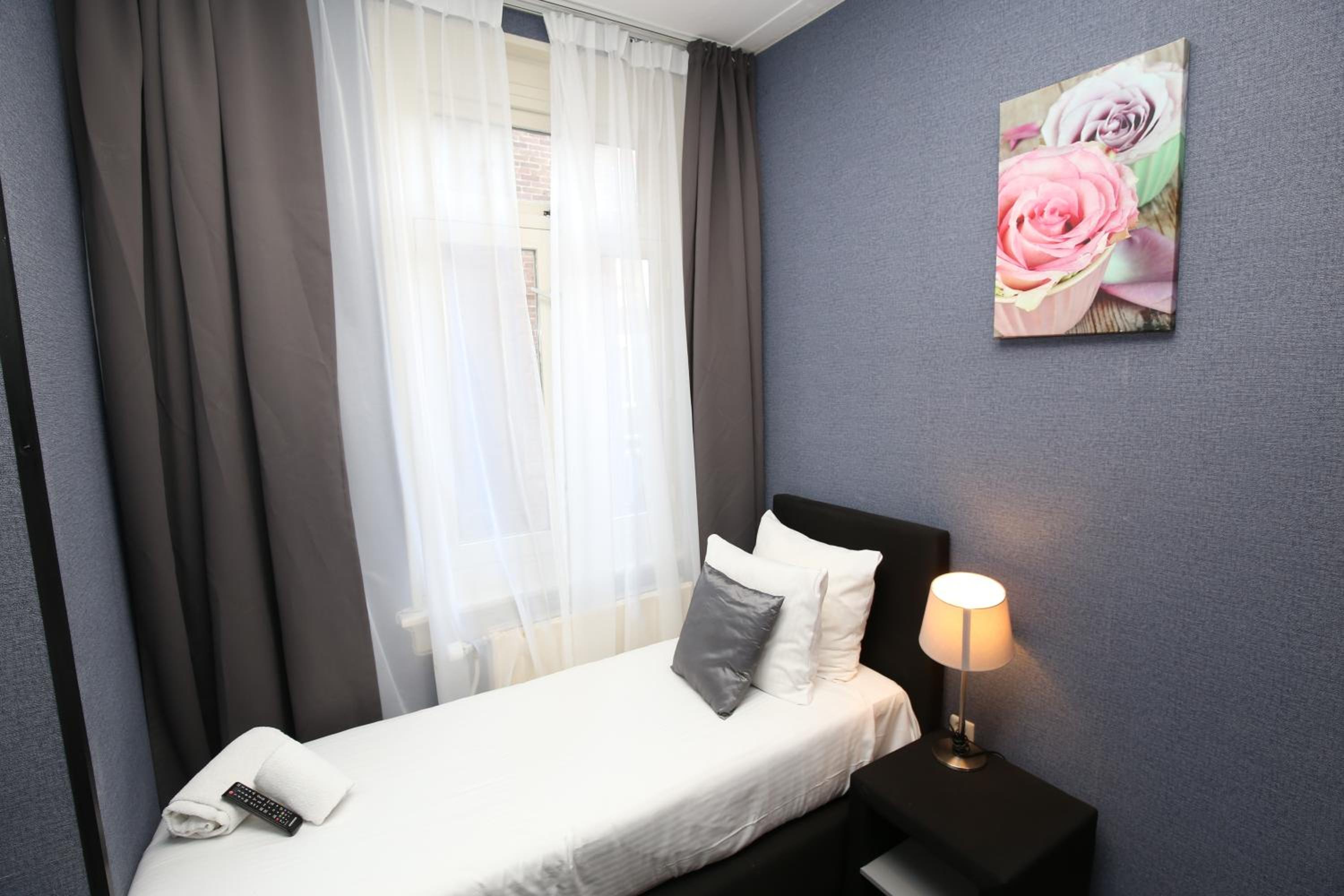 Economy Single Room with Shared Bathroom