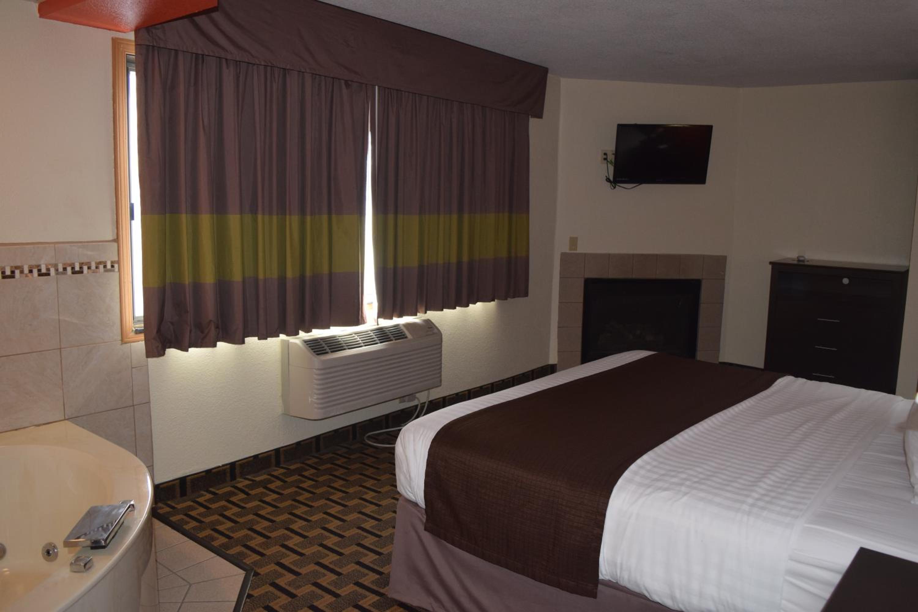 One-Bedroom King Suite - Non-Smoking - Photo 3